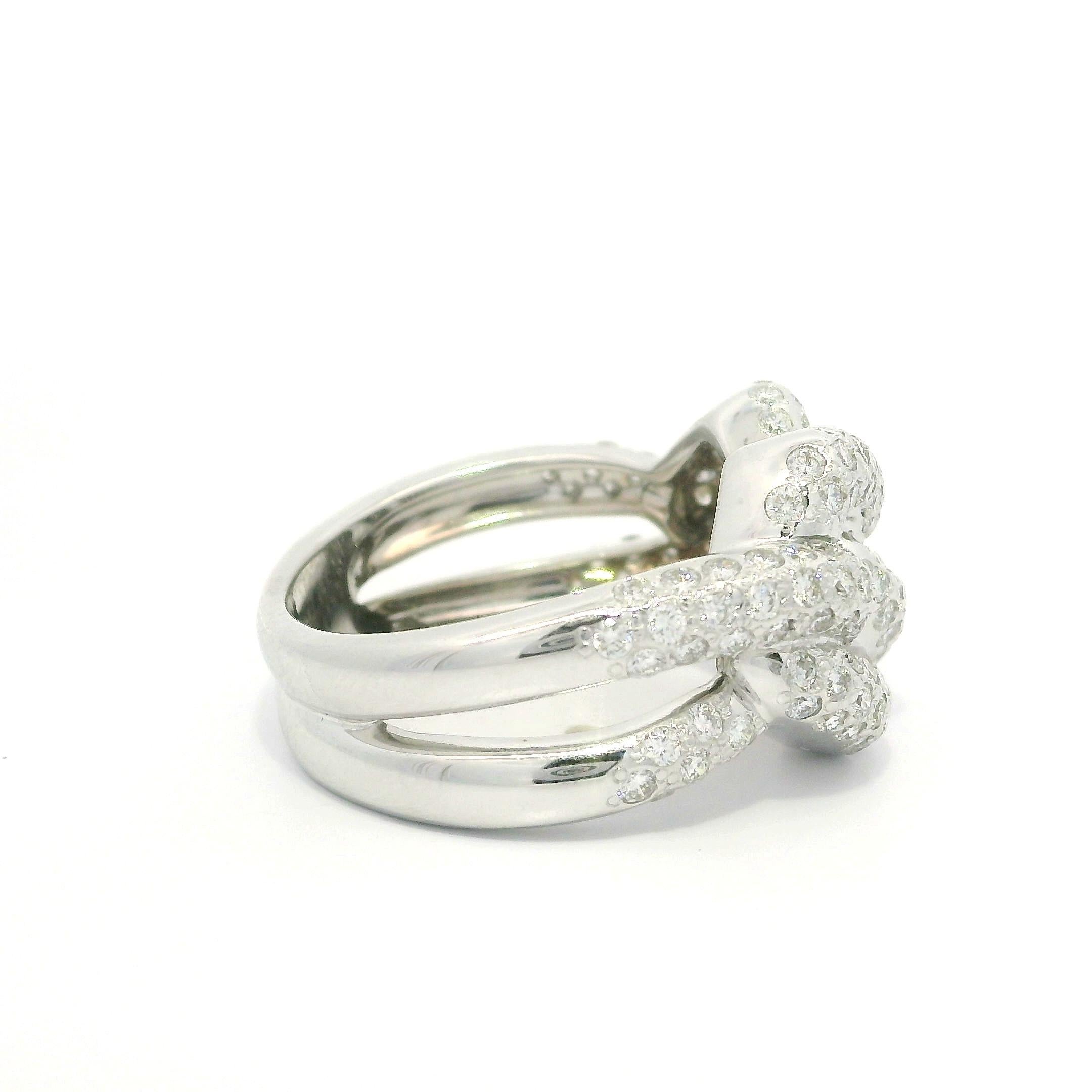 Well Made 18k White Gold 2.40ctw Pave Diamond Curb Link Band Ring For Sale 6