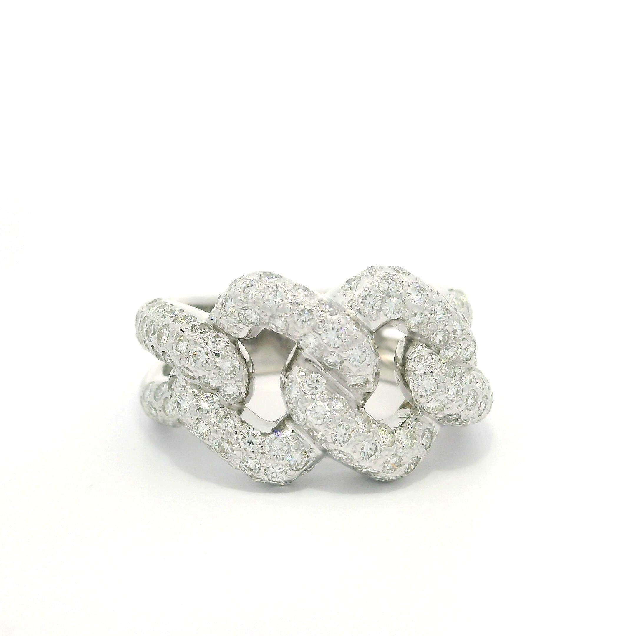 Well Made 18k White Gold 2.40ctw Pave Diamond Curb Link Band Ring For Sale 2