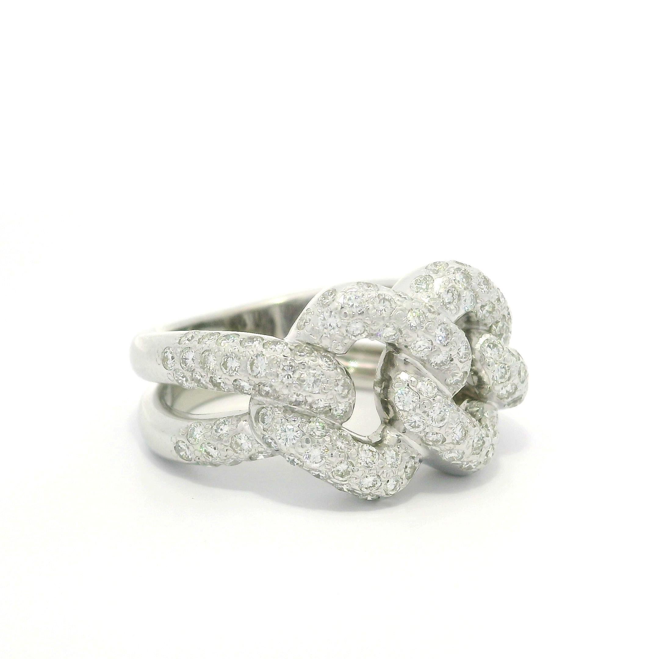 Well Made 18k White Gold 2.40ctw Pave Diamond Curb Link Band Ring For Sale 3