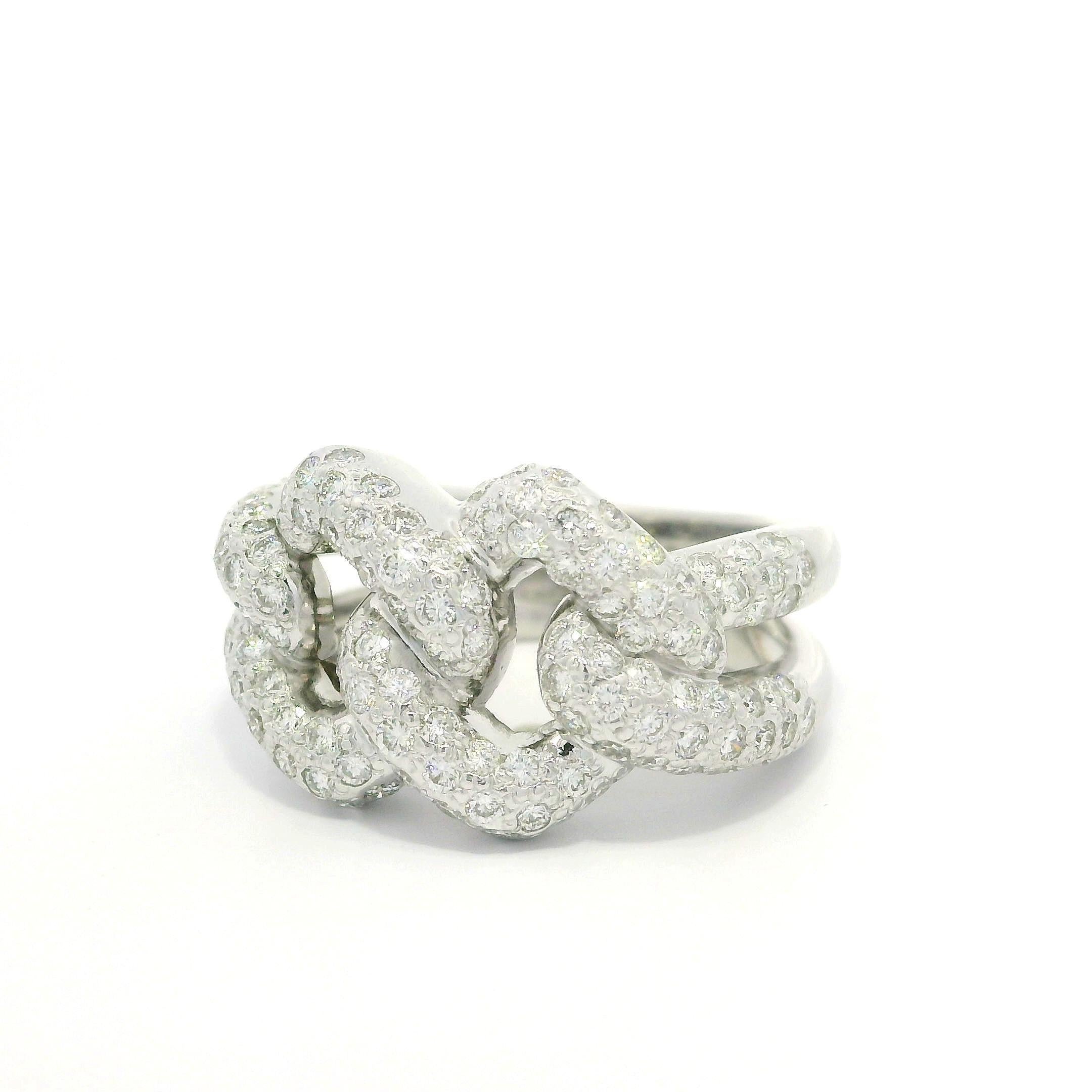 Well Made 18k White Gold 2.40ctw Pave Diamond Curb Link Band Ring For Sale 4