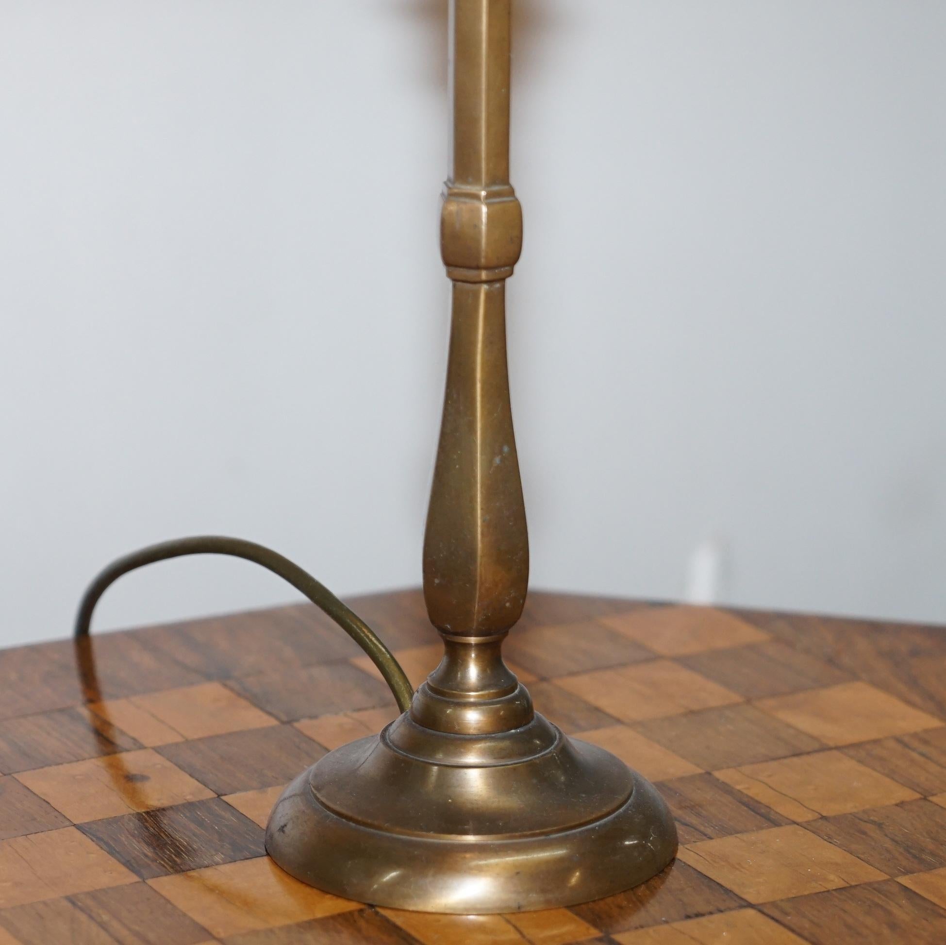 We are delighted to offer this well made vintage bronzed candle table lamp which has been fully restored

A good looking well made a decorative lamp

It has been fully restored to include a new light fitting, all new caballing and plug

Please