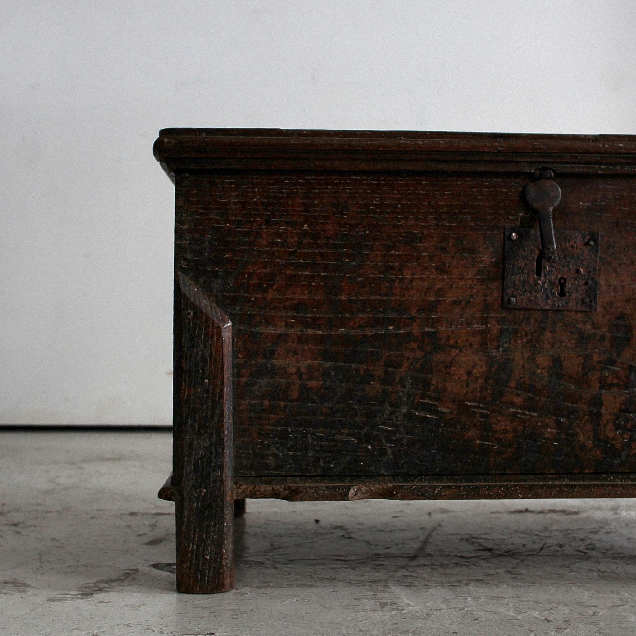 Well Proportioned Early 19Th C. Portuguese Coffer For Sale 1