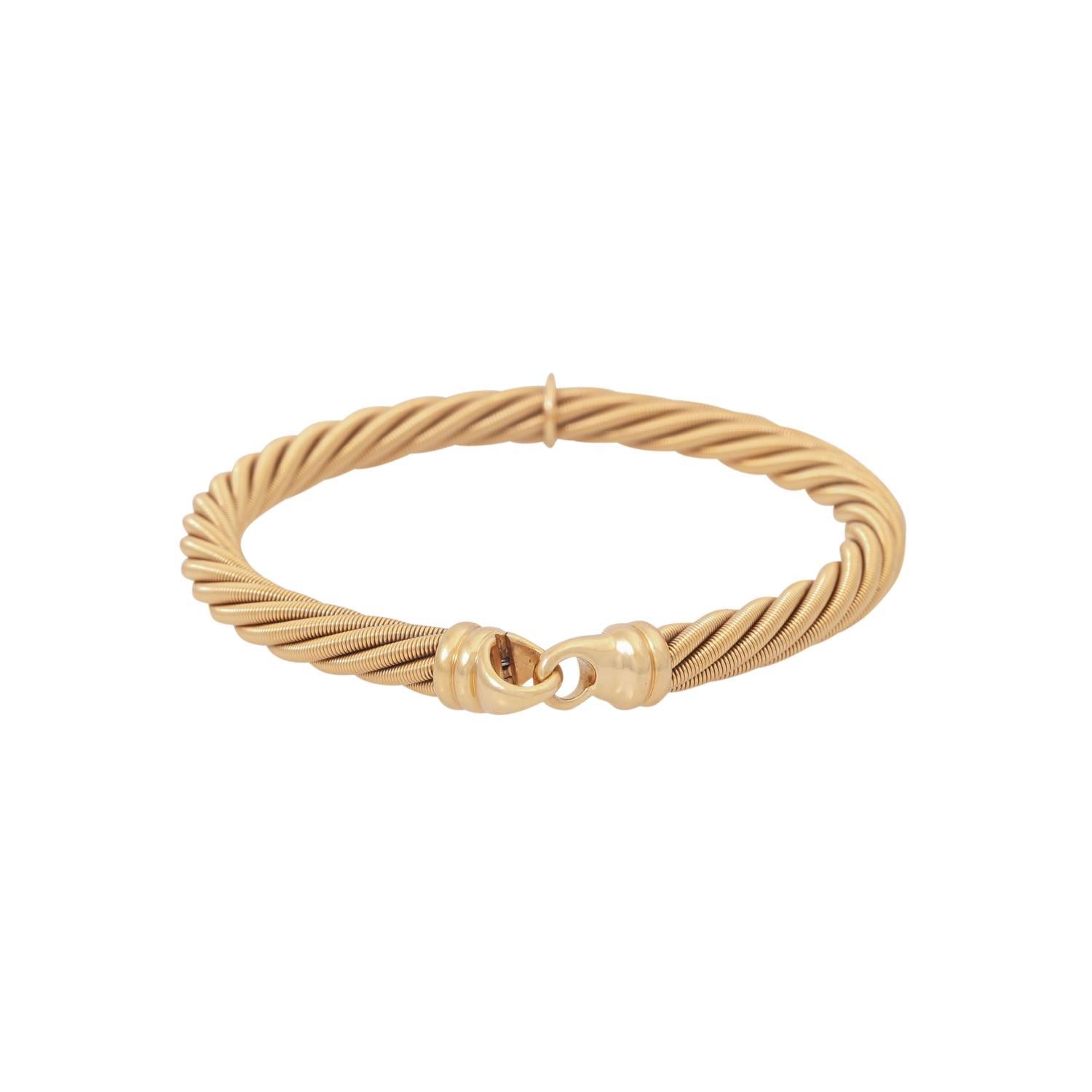und Anhänger 'W' mit Brillant ca. 0,02 ct, gute Farbe und Reinheit, GG 18K, 64,3 g, L: 22 cm, 21. Jahrhundert, guter Zustand, Zertifikat und Kaufbeleg von 12/2001 liegen bei.

 WELLENDORFF Armband 'Princess' und Anhänger 'W' mit Brillant ca. 0,02 ct