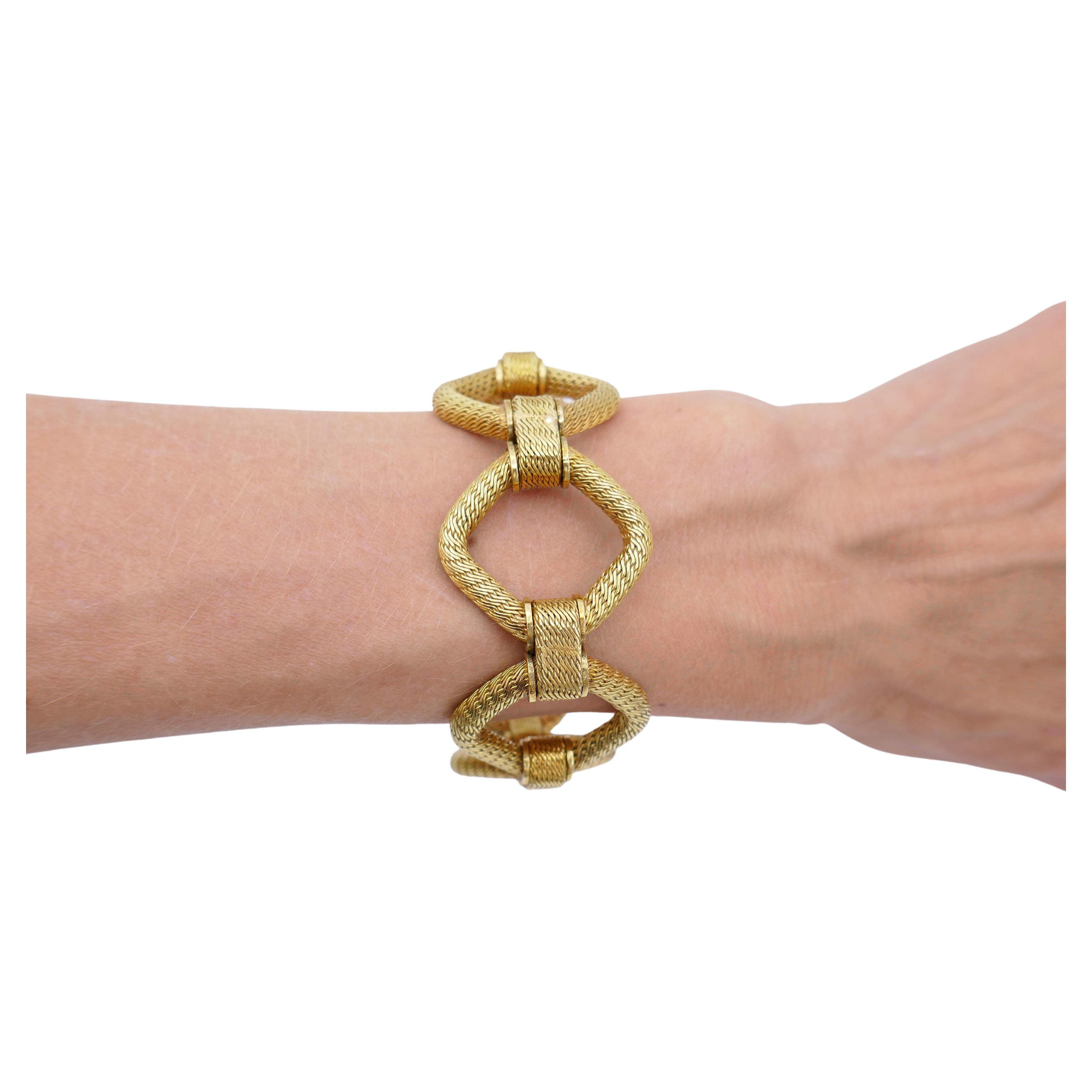 18k Gold Bracelet Rhombus Link For Sale 4