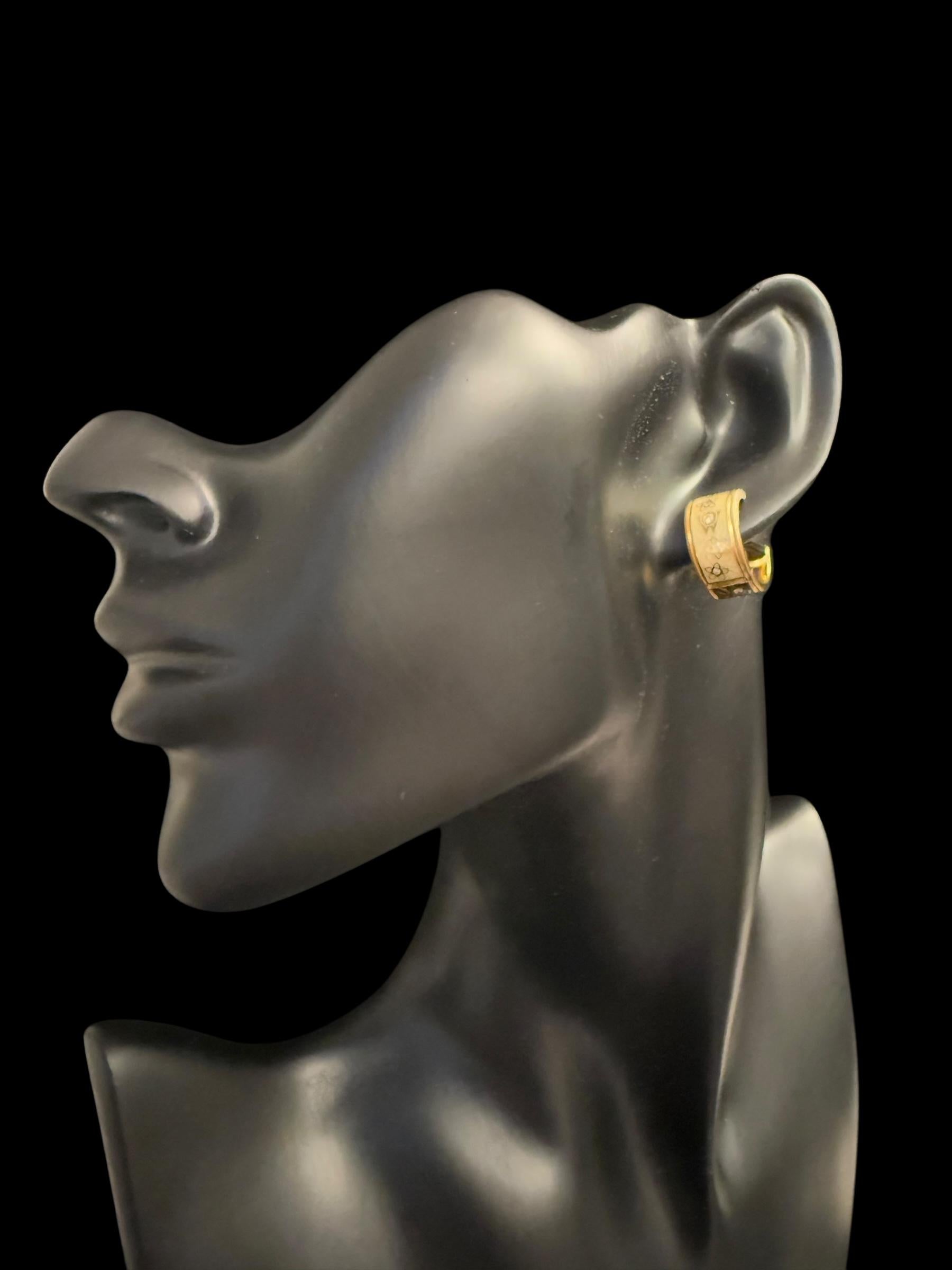 Wellendorff Creolen Chokotwist Gelbgold mit zweifarbiger Emaille und Diamanten (Moderne) im Angebot