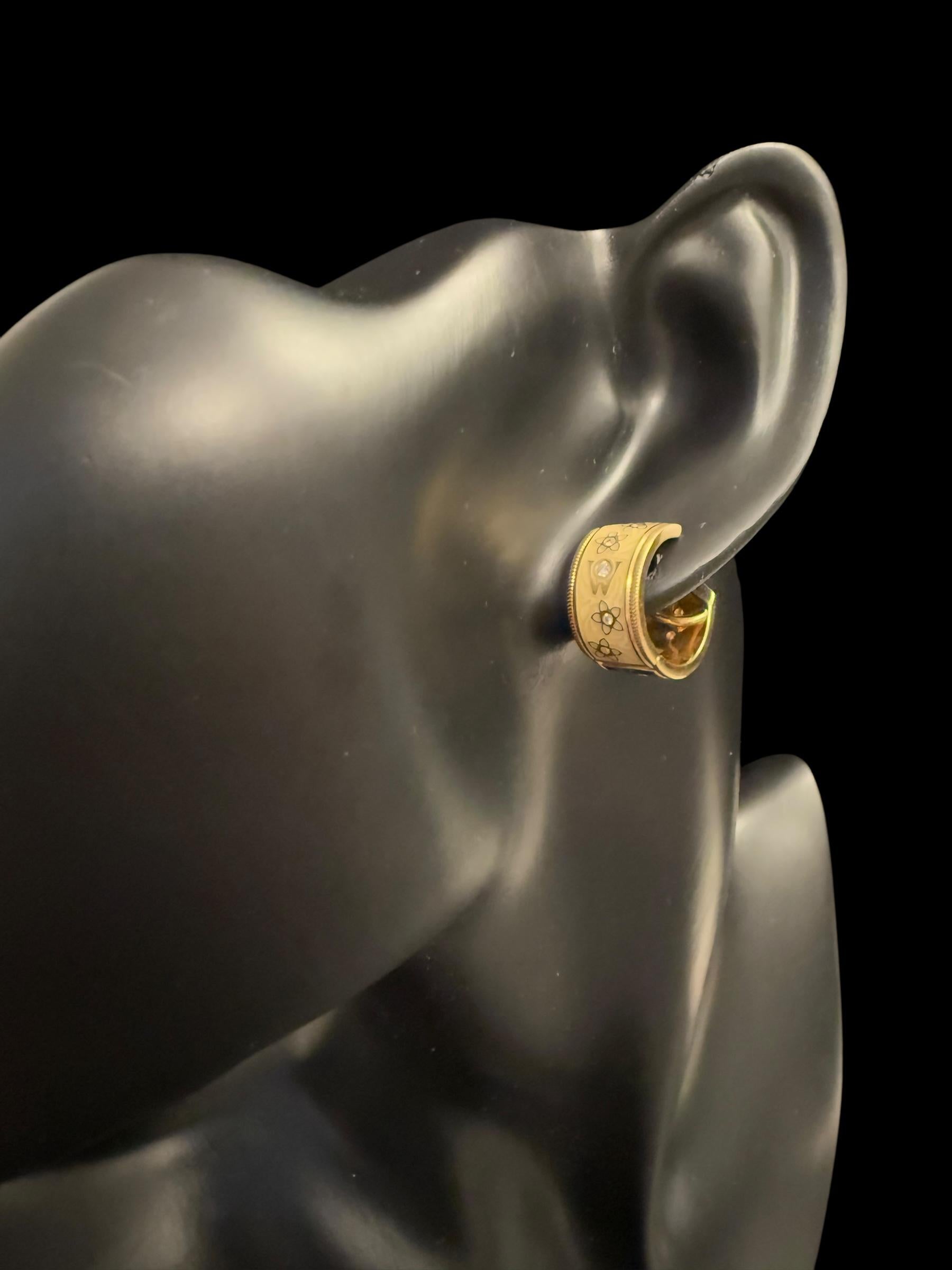 Wellendorff Creolen Chokotwist Gelbgold mit zweifarbiger Emaille und Diamanten im Zustand „Hervorragend“ im Angebot in Esch sur Alzette, Esch-sur-Alzette
