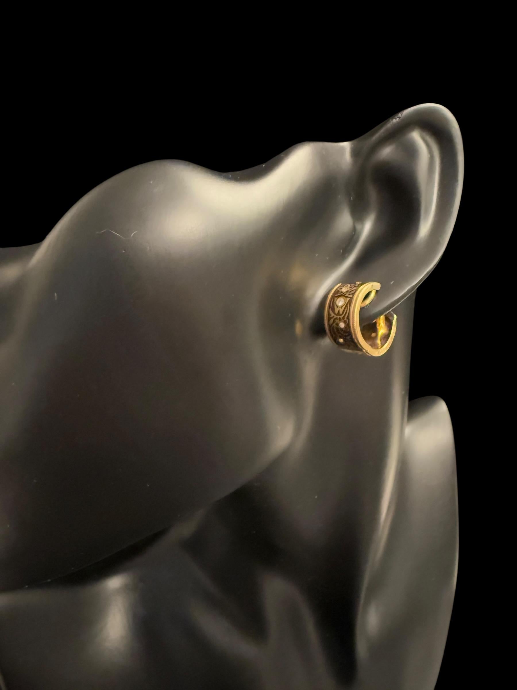 Wellendorff Creolen Chokotwist Gelbgold mit zweifarbiger Emaille und Diamanten für Damen oder Herren im Angebot