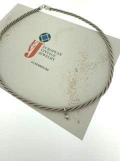 Collier en or blanc entrelacé avec diamant de Whiting