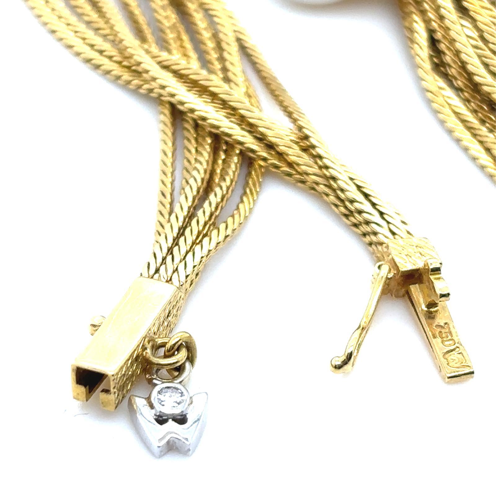 Collier en or jaune 18 carats avec perles et diamants Wellendorff en vente 3
