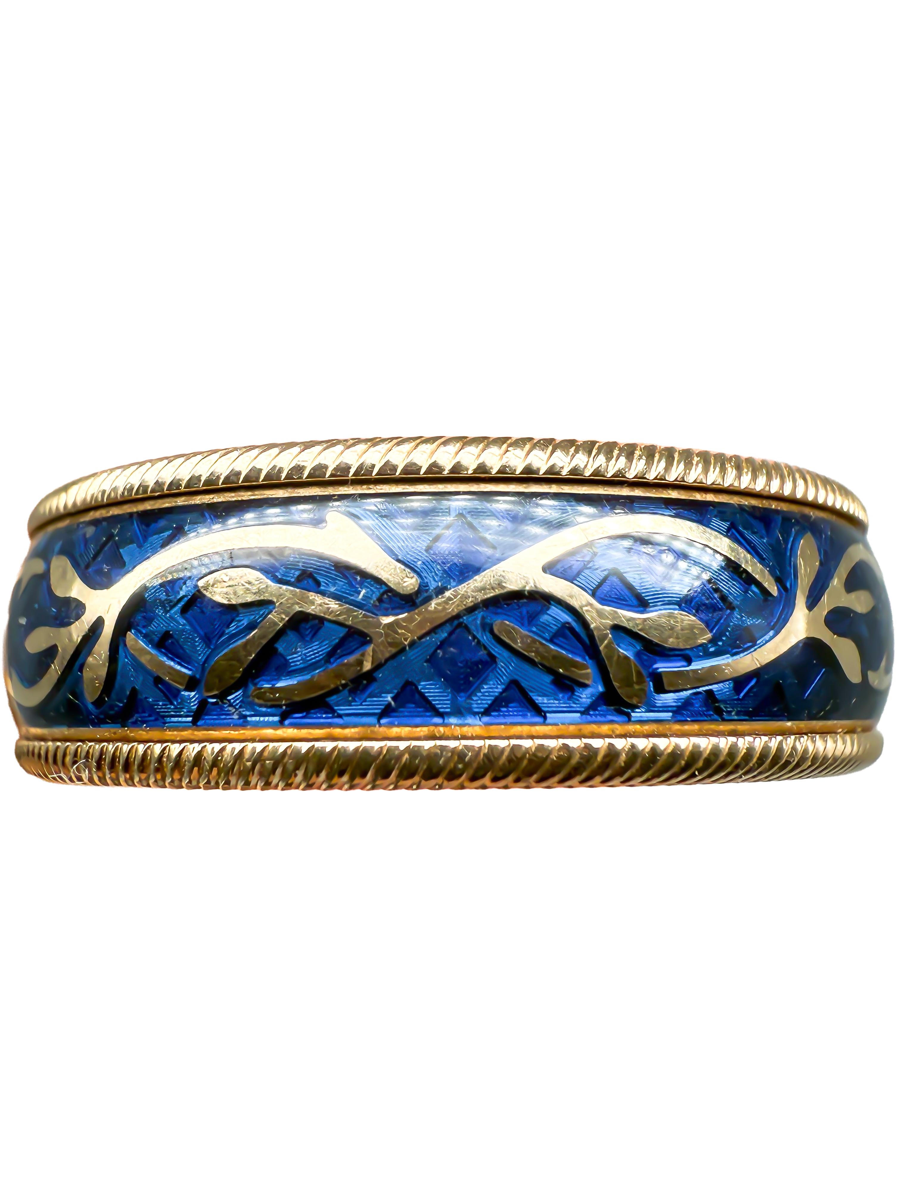 Taille brillant Bague Wellendorff en or jaune 18 carats avec diamants et émail à froid en vente
