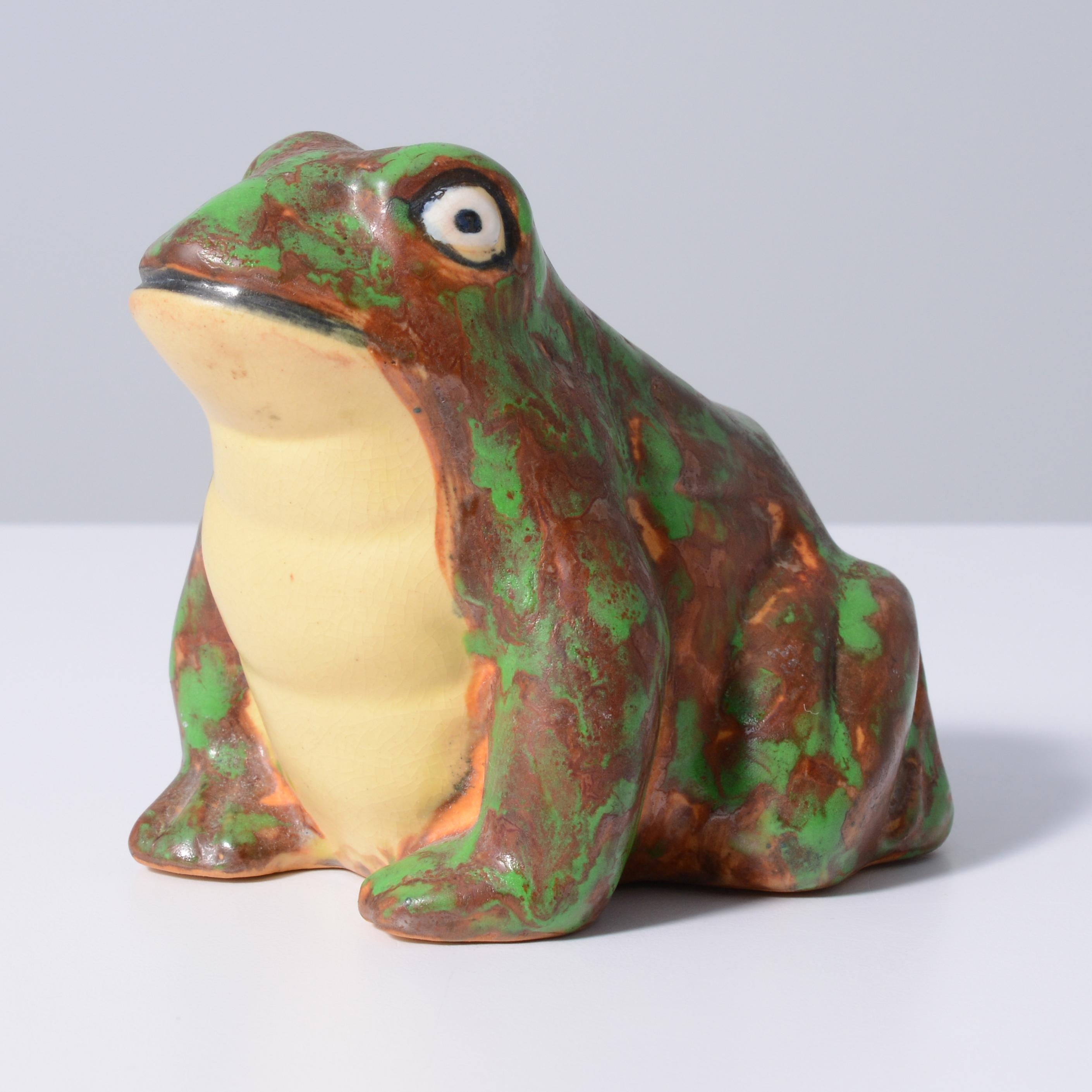 Artista/Designer; Produttore: Rudolph Lorber (1873-1952); Weller Pottery Co.
Marcatura/e; nessuna marcatura evidente
Materiali: ceramica
Dimensioni (H, L, P): 4 