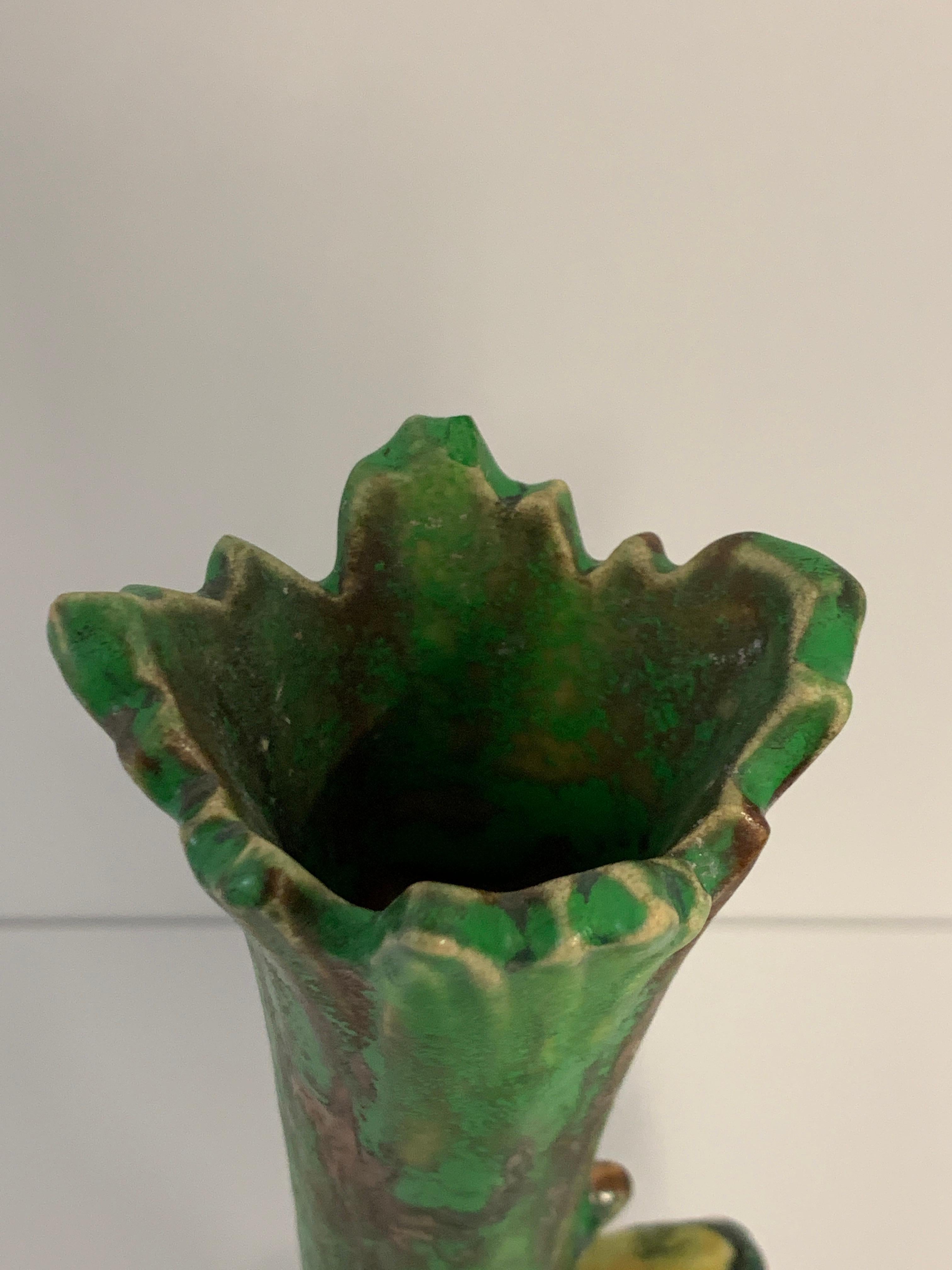 20ième siècle Vase grenouille en cuivre Weller en vente