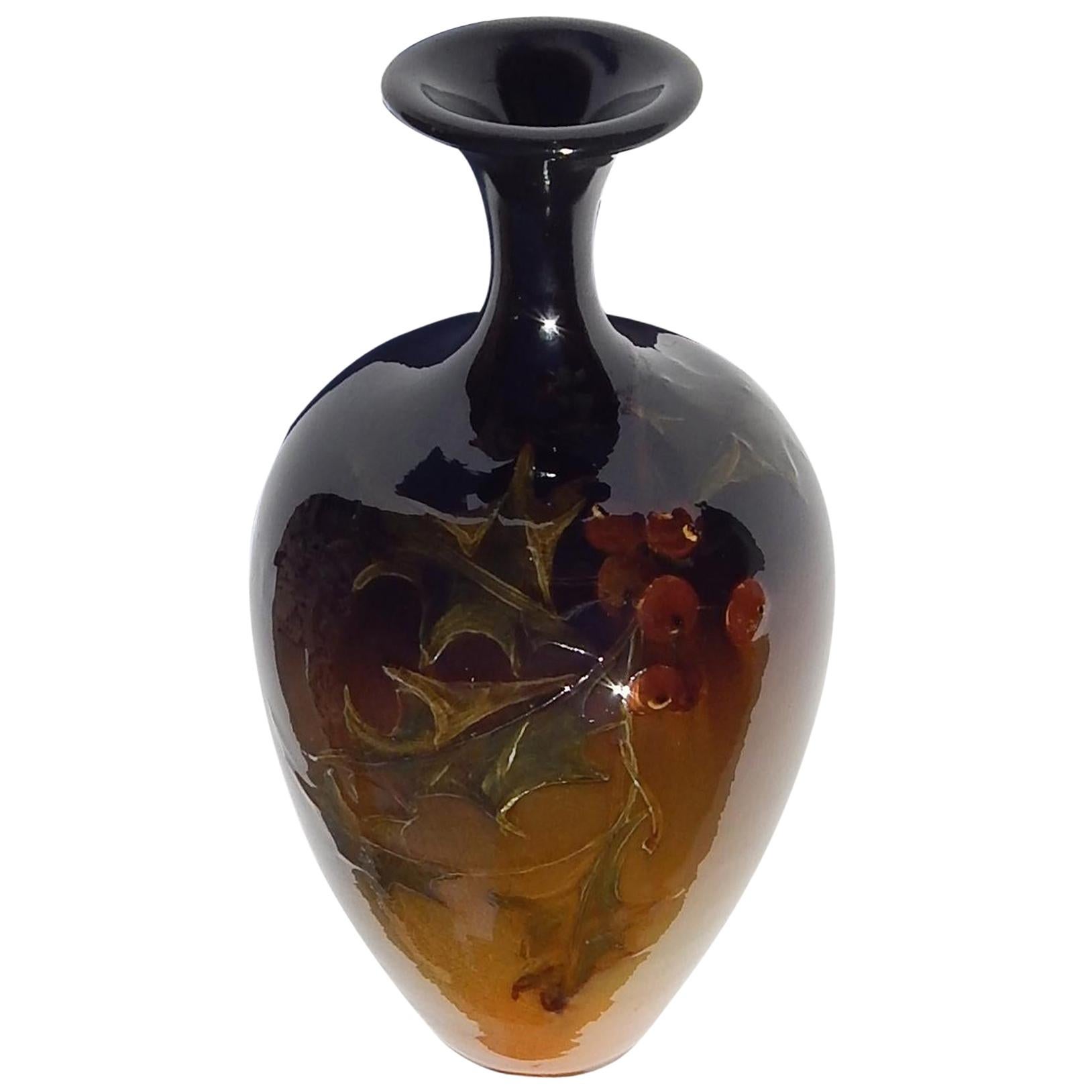 Vase en céramique à glaçure standard Weller Louwelsa:: forme élégante en vente