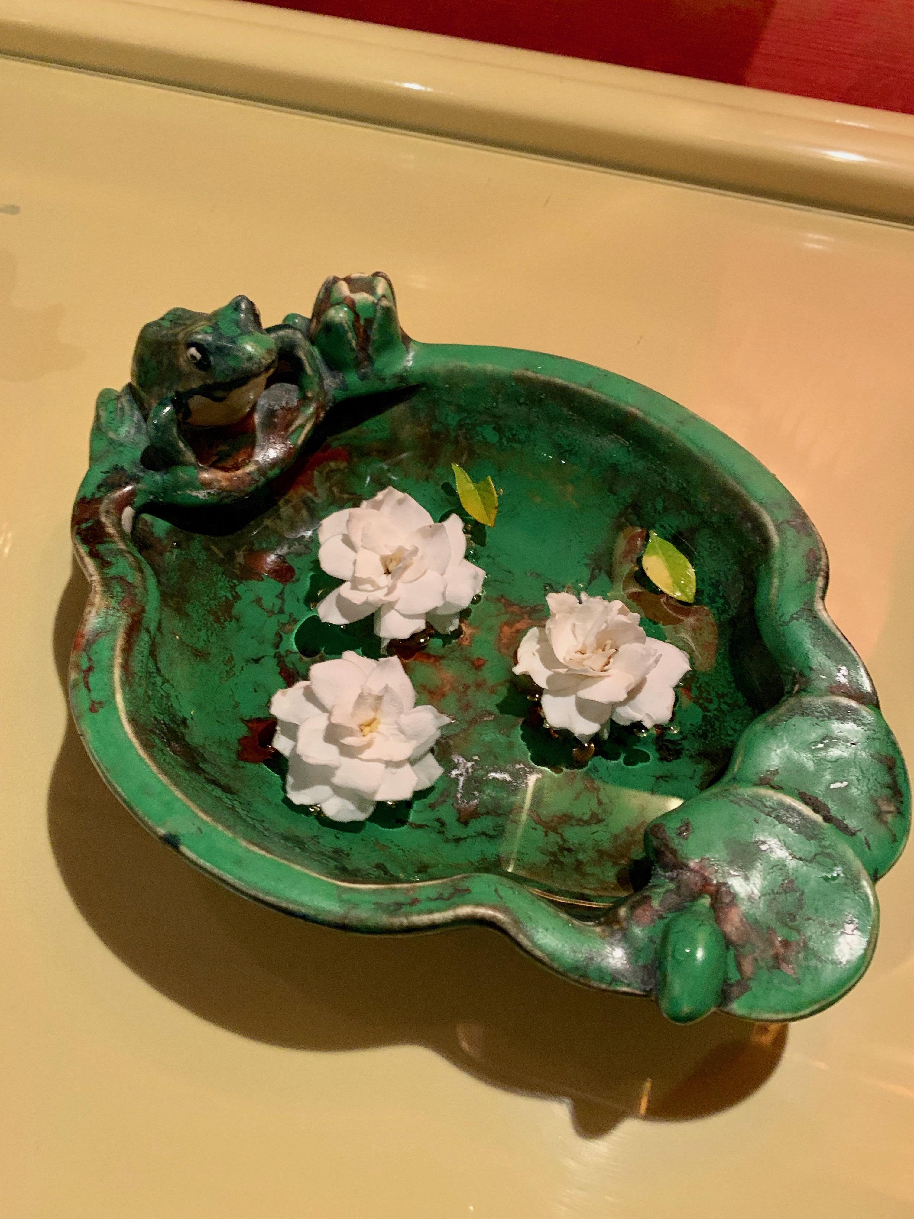 Weller Pottery Frog Bowl with Rookwood Flower Frog 5