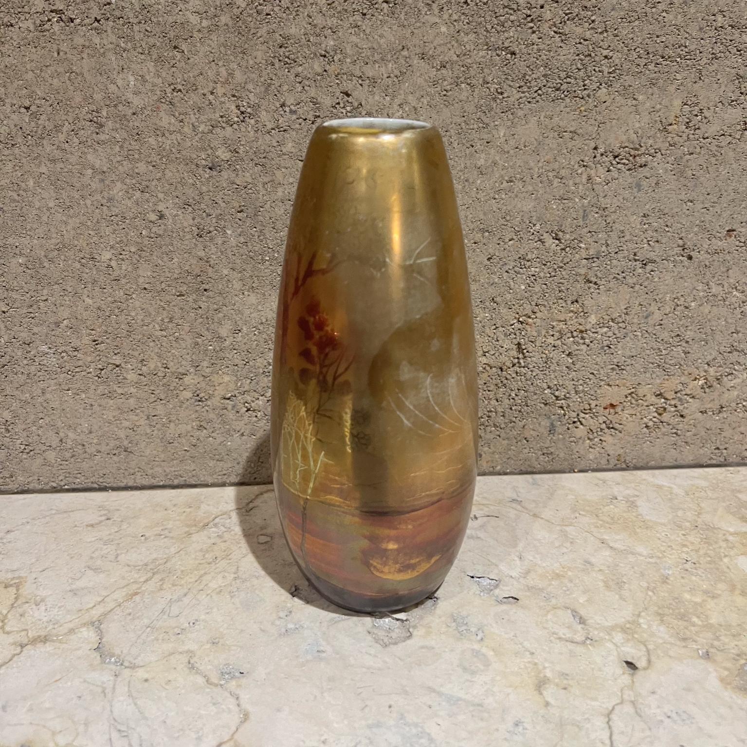 Weller Lasa Paesaggio Vaso smaltato oro Studio Pottery
7,75 H. x 3,5 diam.
Usato, originale e vintage
Per maggiori dettagli, fare riferimento alle immagini