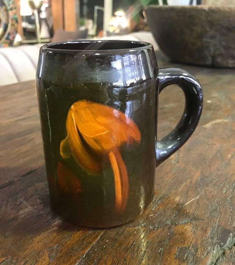 Weller Pottery gestempelt signiert Louwelsa Pilz Keramik Tasse oder Becher 1