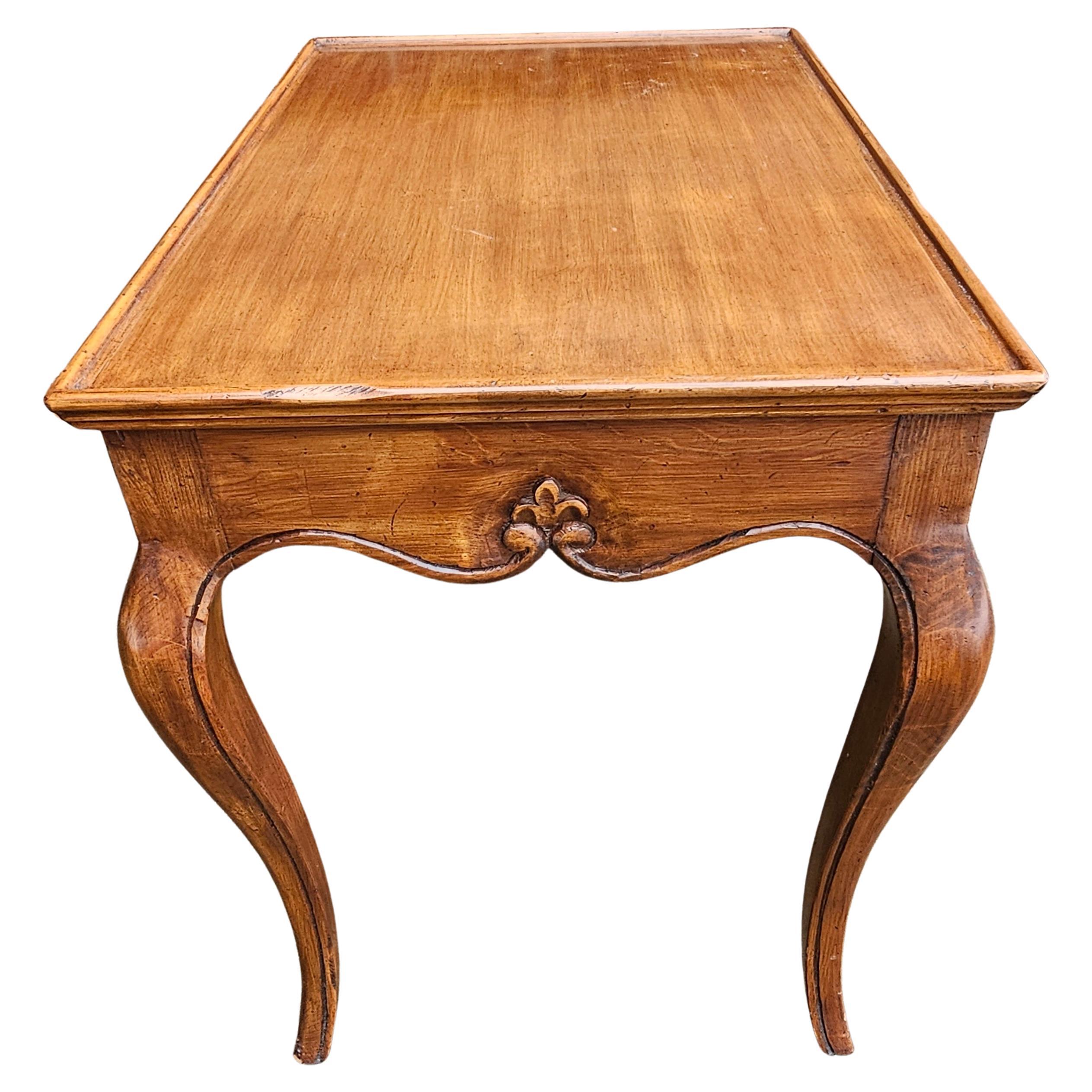 A beautifully handcrafted and hand carved solit fruitwood side table by Wellesley Guild.
Handcrafted by finest artisans in Mexico. All solid wood. Great vintage condition. Measures 30