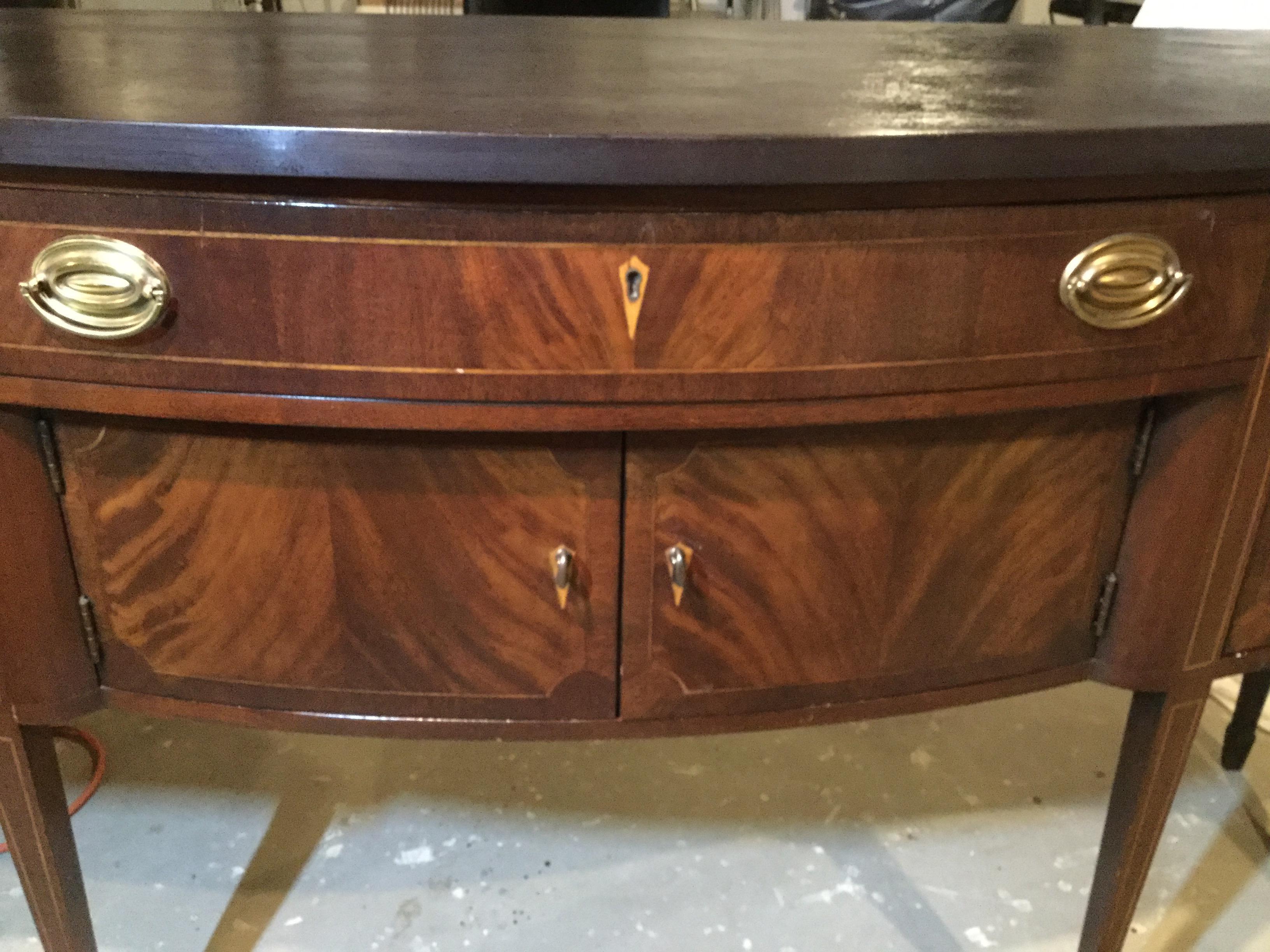 Wellington Hall English Chippendale Sideboard In Good Condition In Livingston, NJ