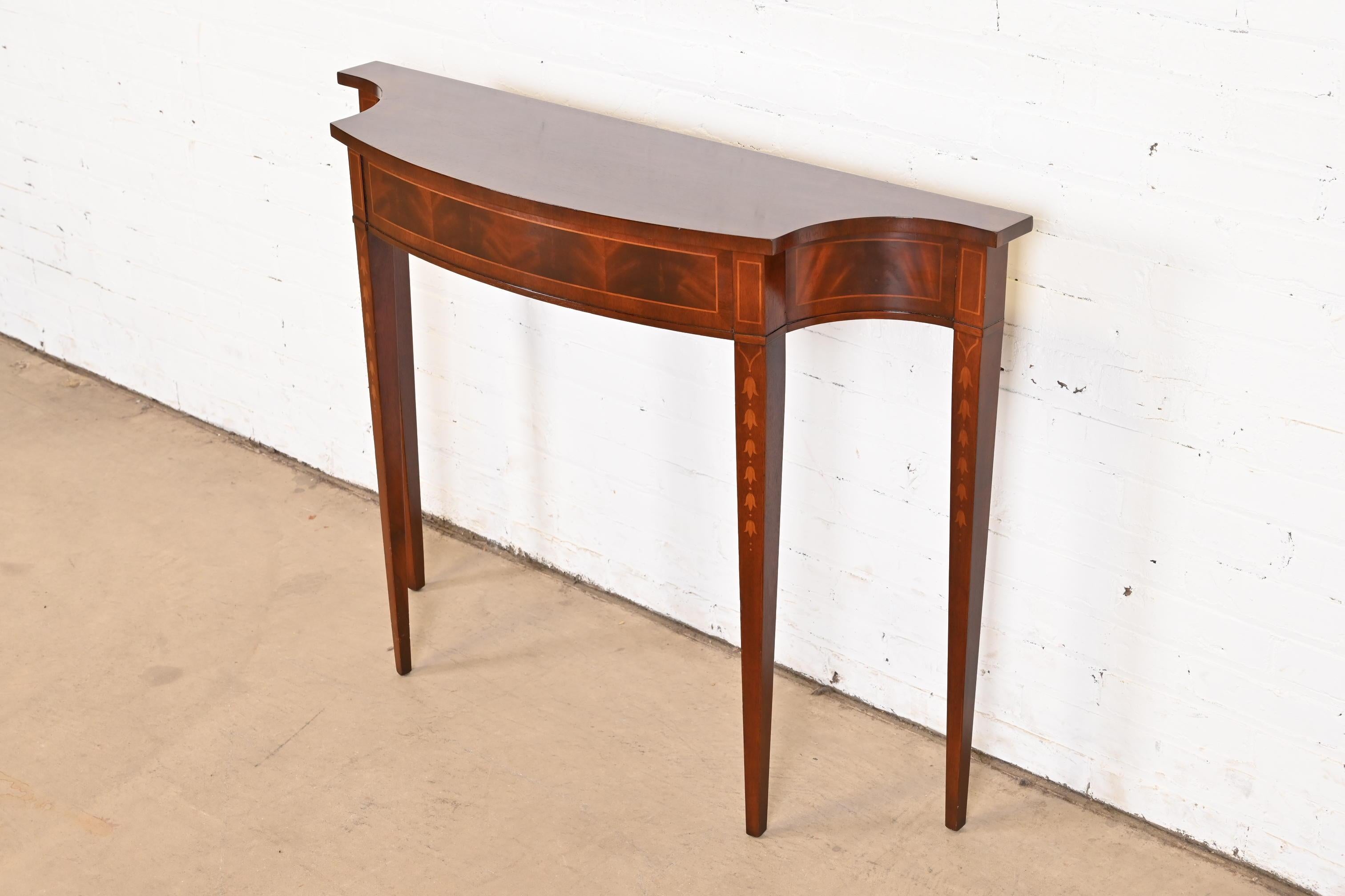 Wellington Hall Federal Inlaid Flame Mahogany Console or Entry Table In Good Condition For Sale In South Bend, IN