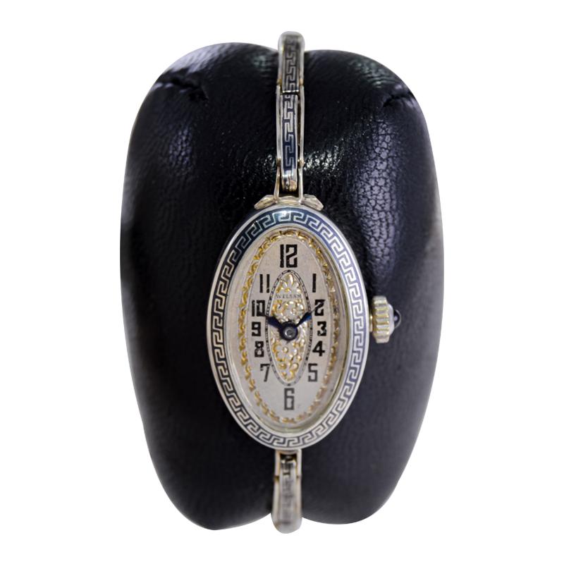 Welsam Silber und Niello Art Deco Damenuhr mit Original-Armband 1920''s für Damen oder Herren im Angebot