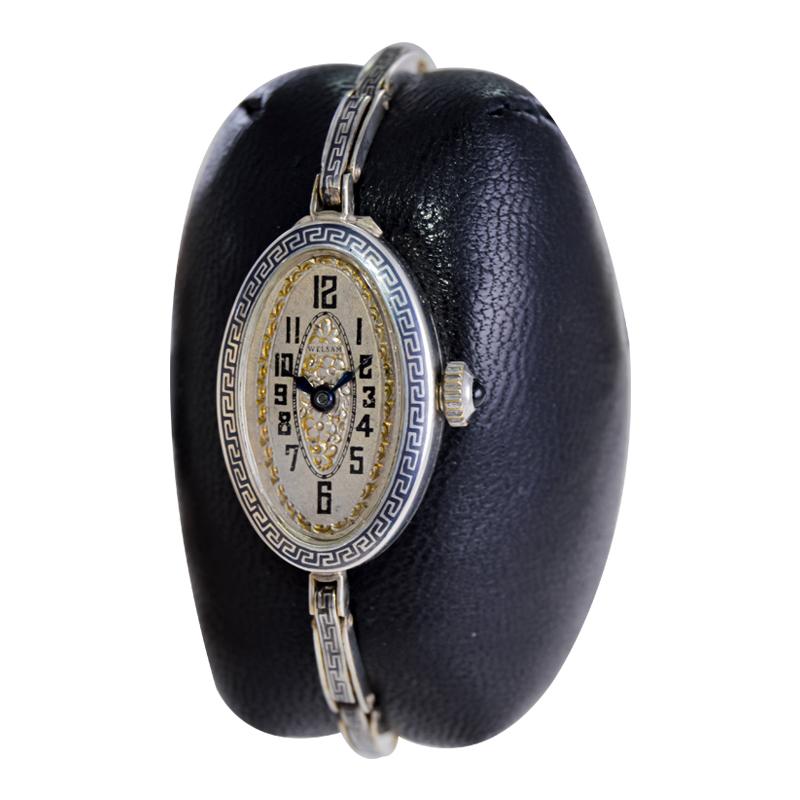 Welsam Silber und Niello Art Deco Damenuhr mit Original-Armband 1920''s im Angebot 1