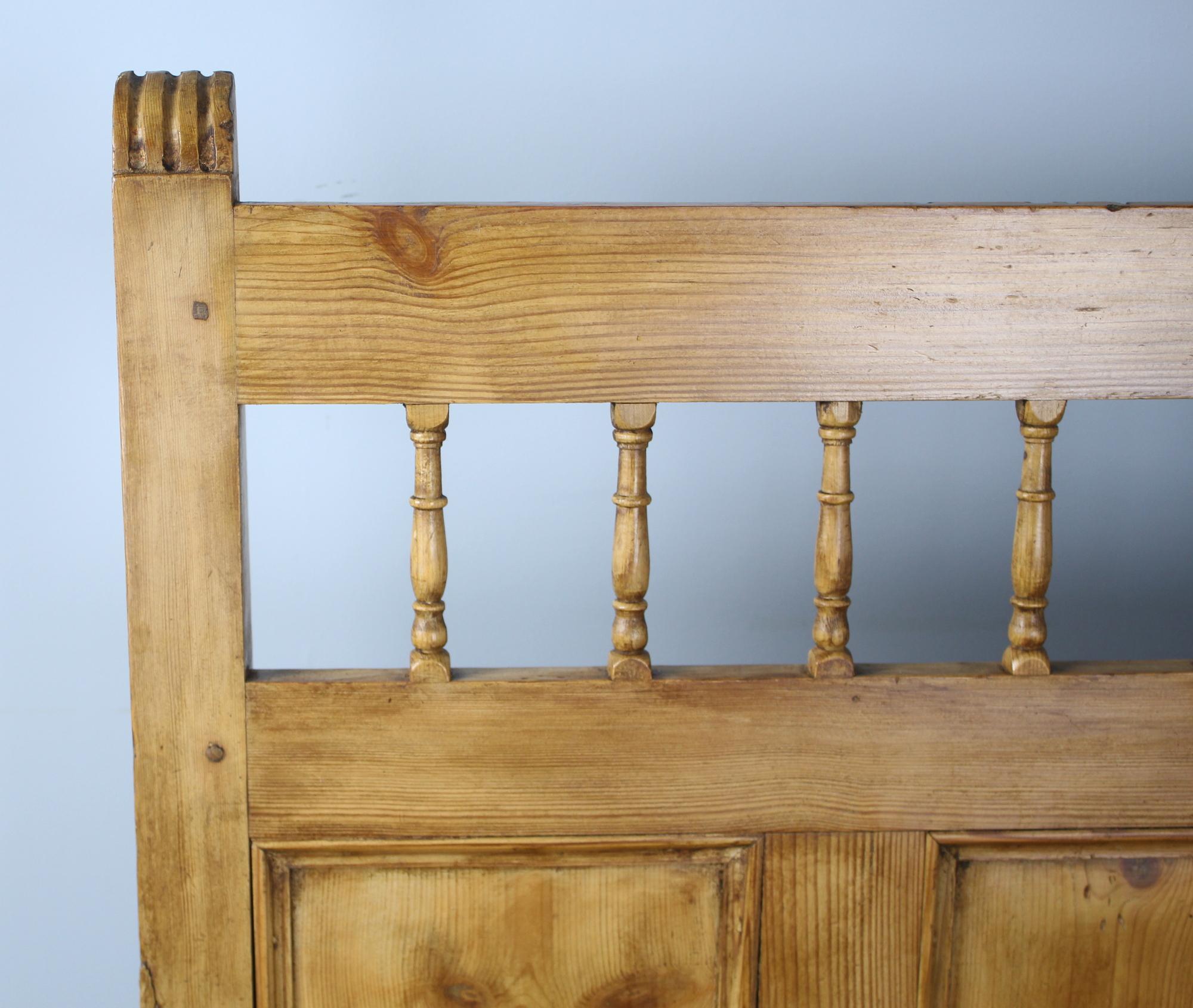 Welsh Country Pine Box Settle in Fruitwood For Sale 3