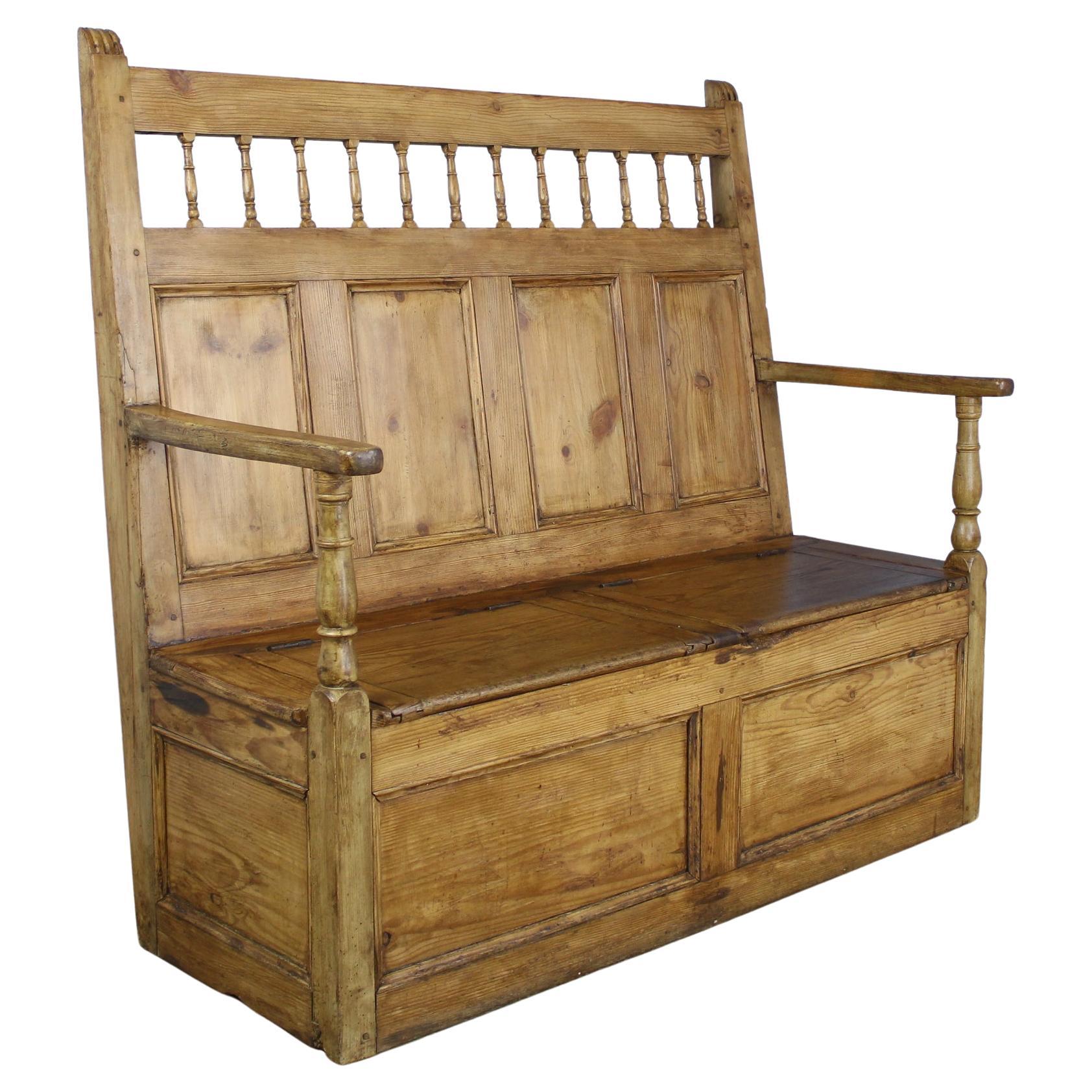 Welsh Country Pine Box Settle in Fruitwood For Sale