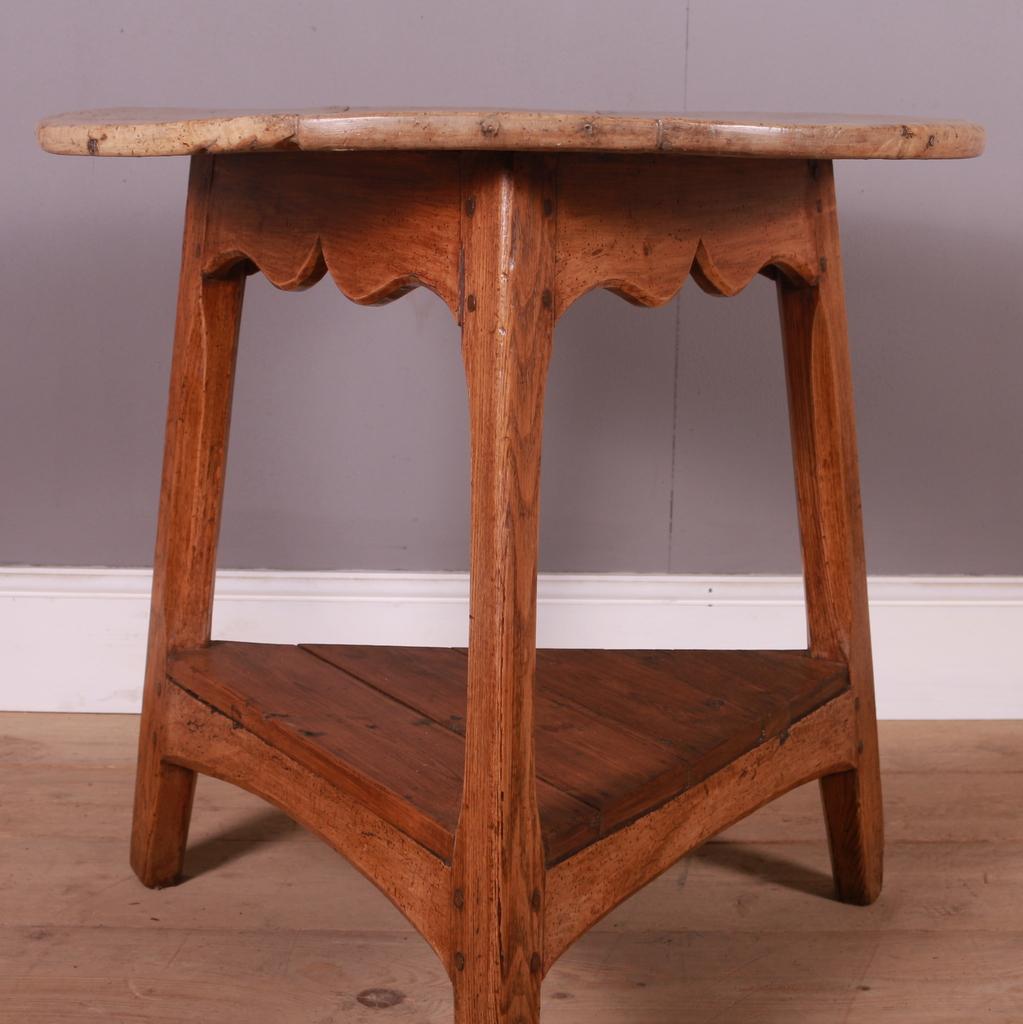 Welsh Cricket Table In Good Condition In Leamington Spa, Warwickshire