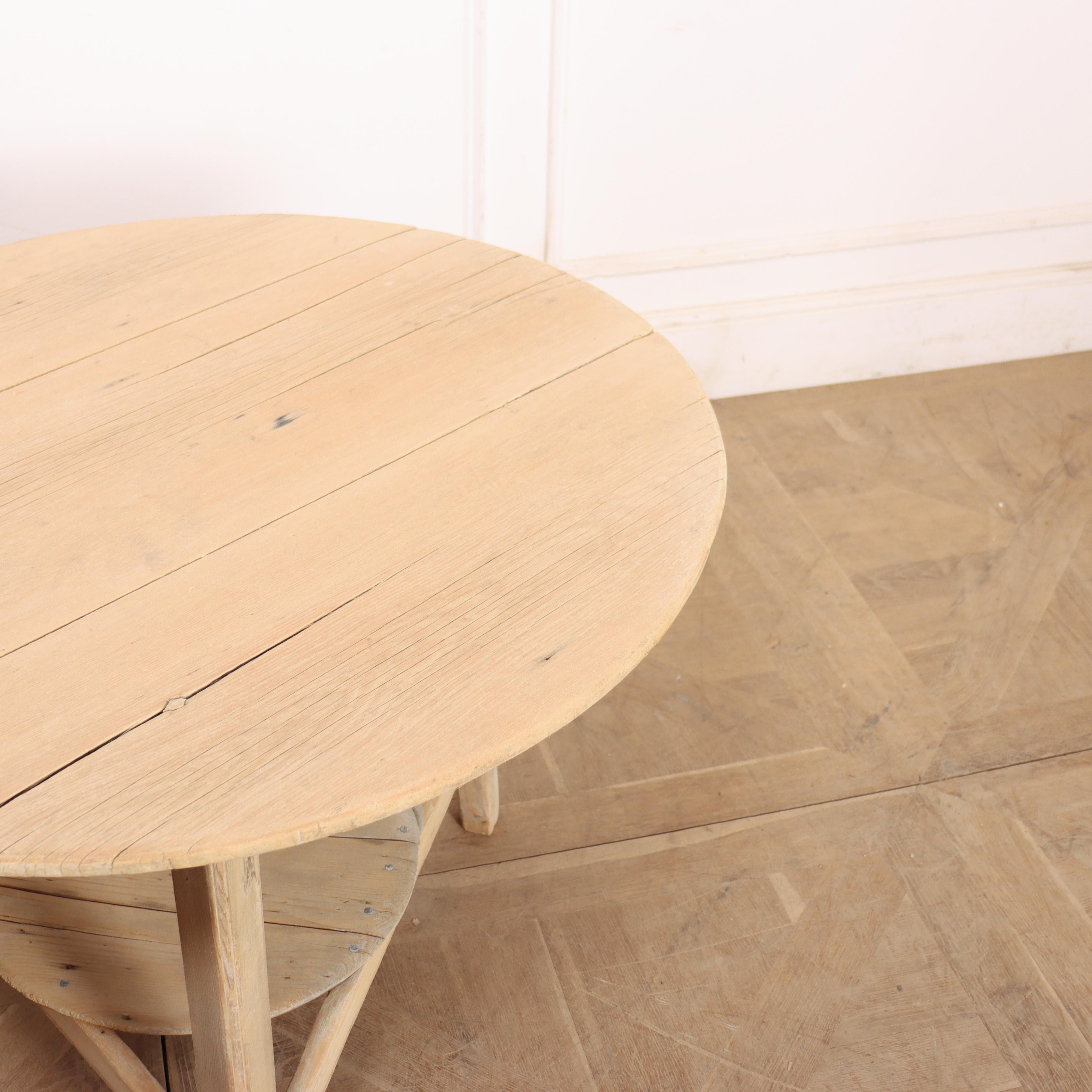 Table de criquet gallois Bon état - En vente à Leamington Spa, Warwickshire