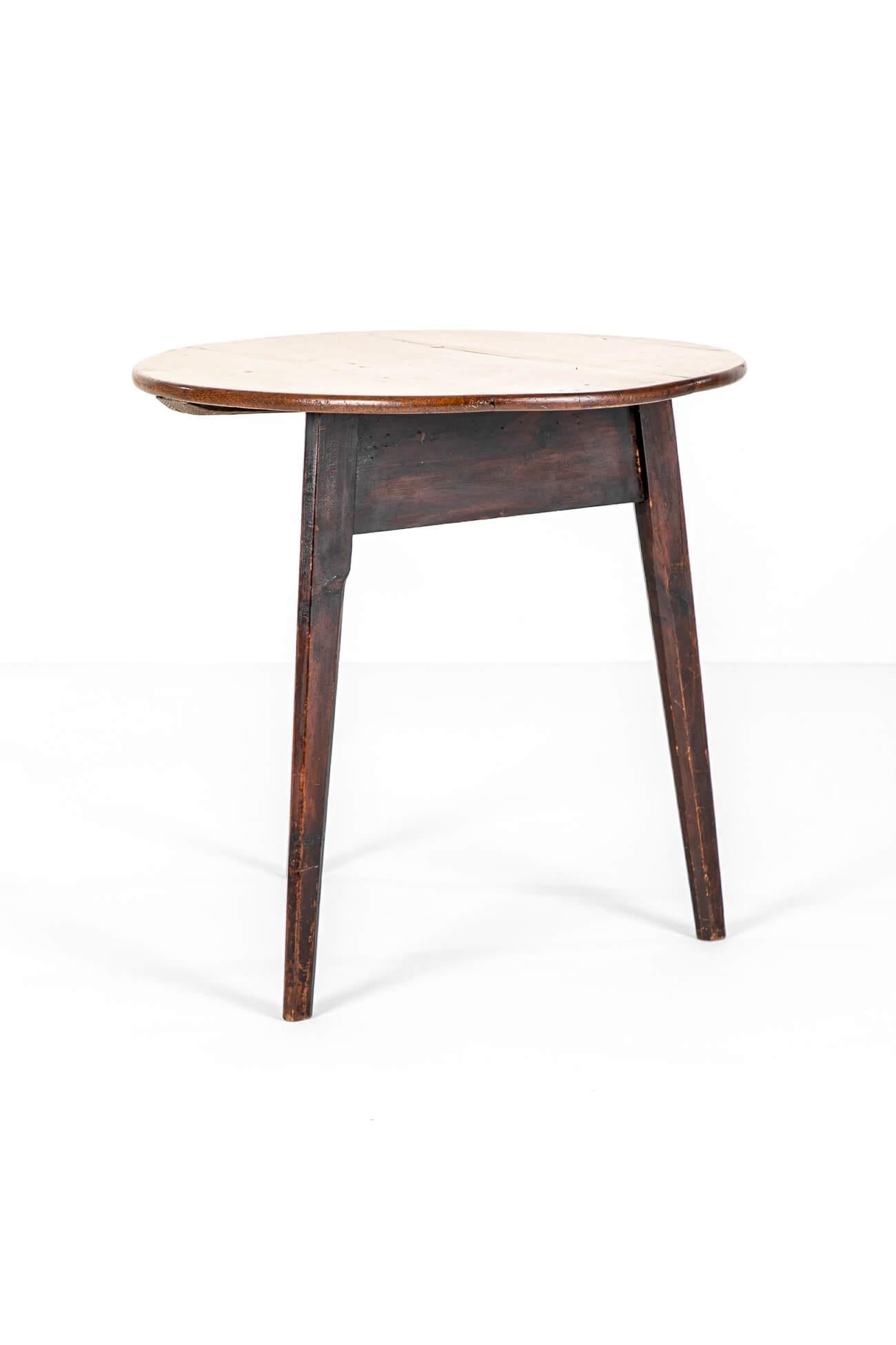 Folk Art Welsh Cricket Table in Oak and Pine