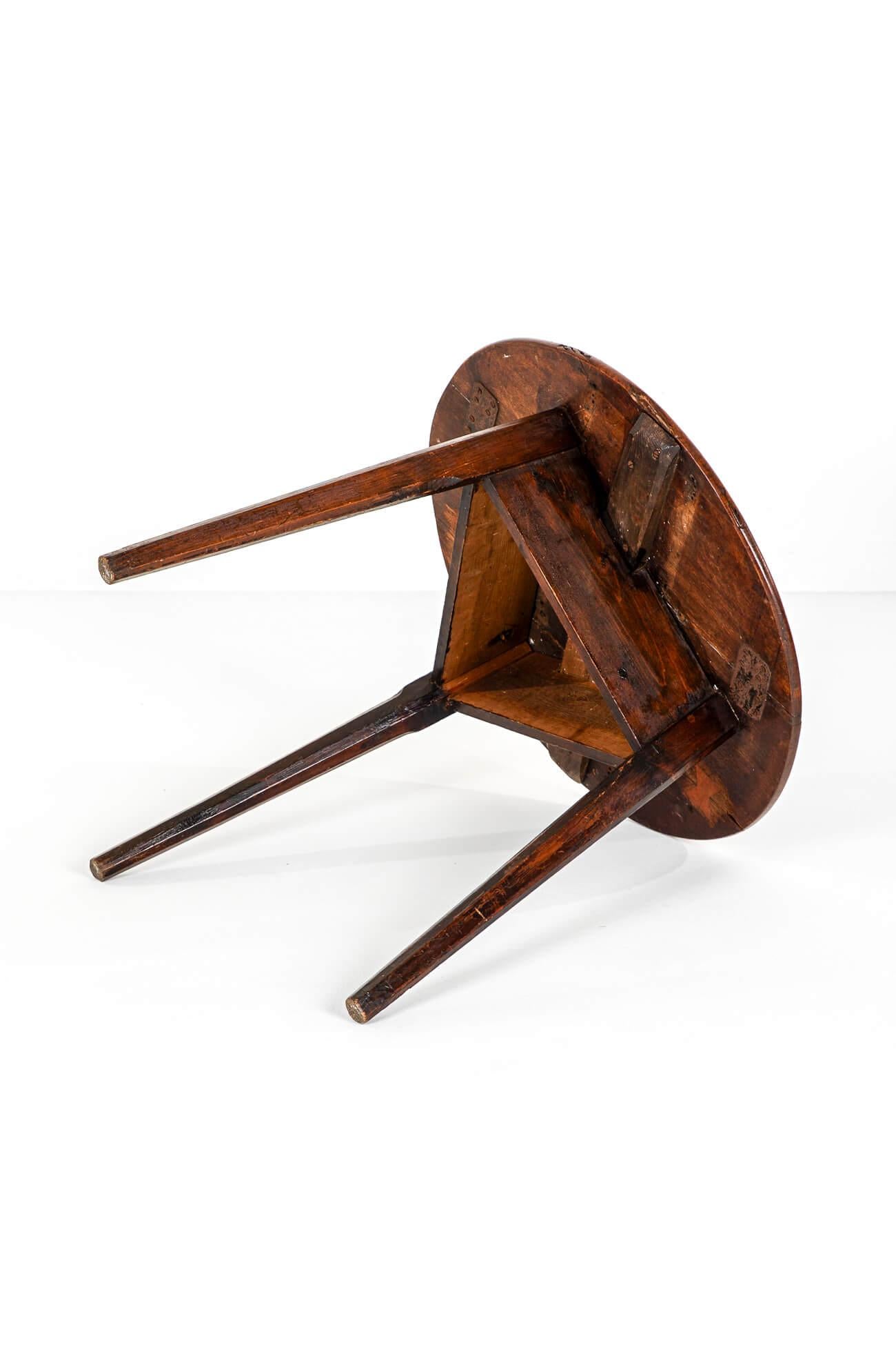 Welsh Cricket Table in Oak and Pine In Good Condition In Faversham, GB