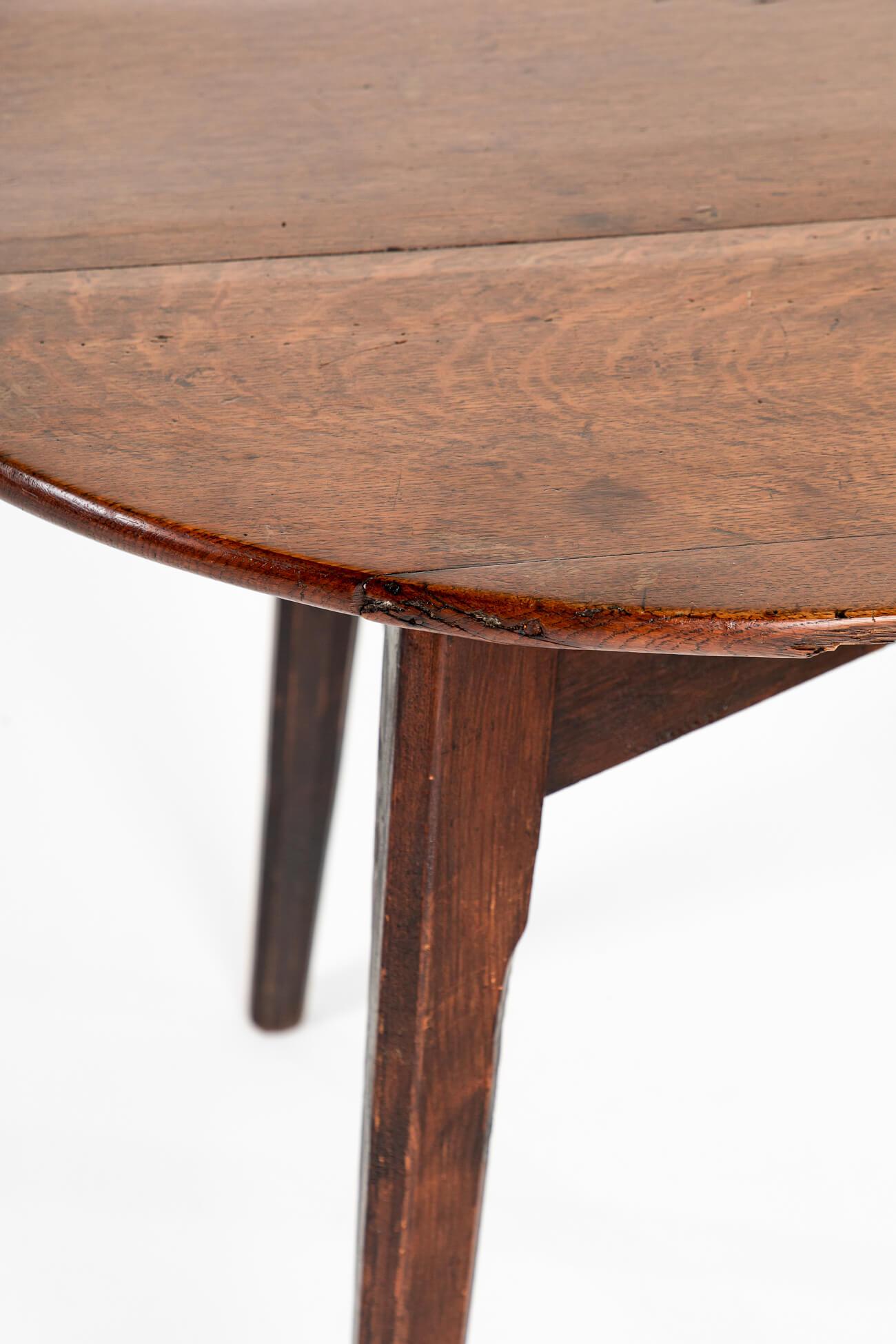 Welsh Cricket Table in Oak and Pine 2