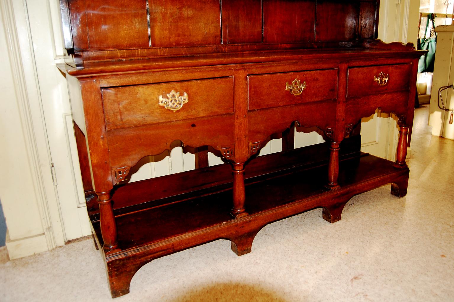 George III Welsh Georgian Oak Potboard Dresser with Full Rack, Drawers and Lower Shelf For Sale