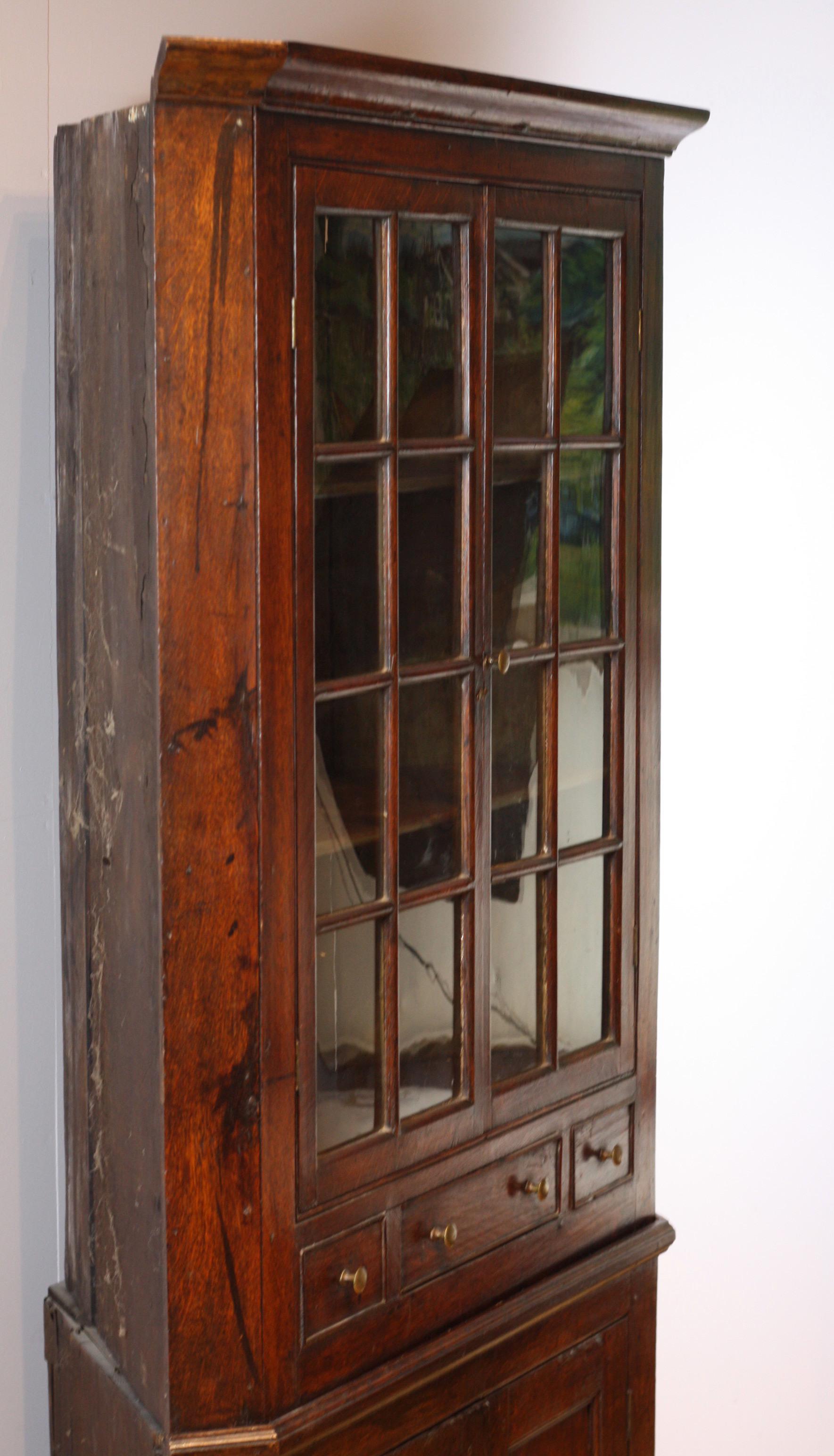 Welsh Glazed Corner Cupboard, circa 1790 For Sale 1