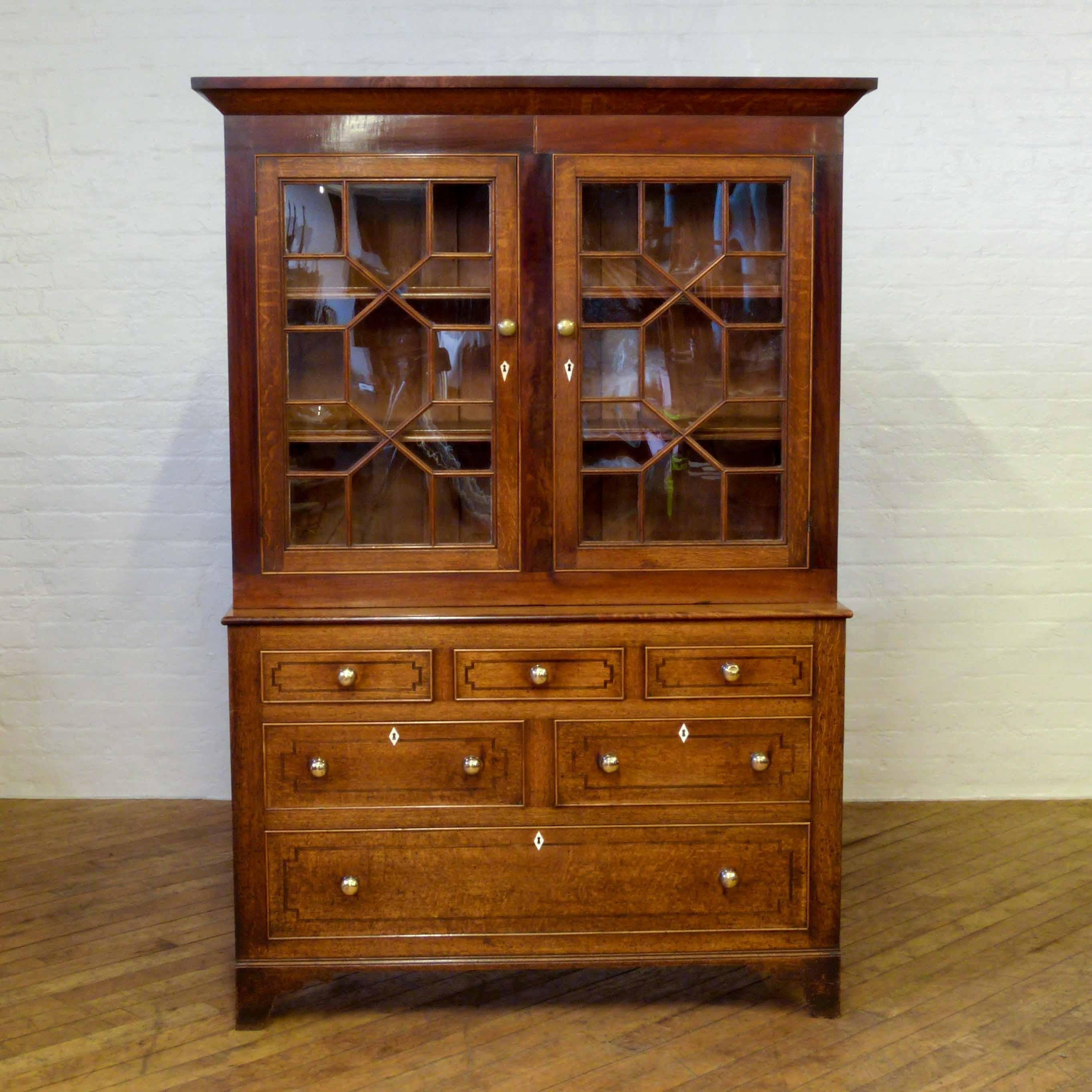 Welsh Oak and Mahogany Cupboard In Good Condition For Sale In Manchester, GB