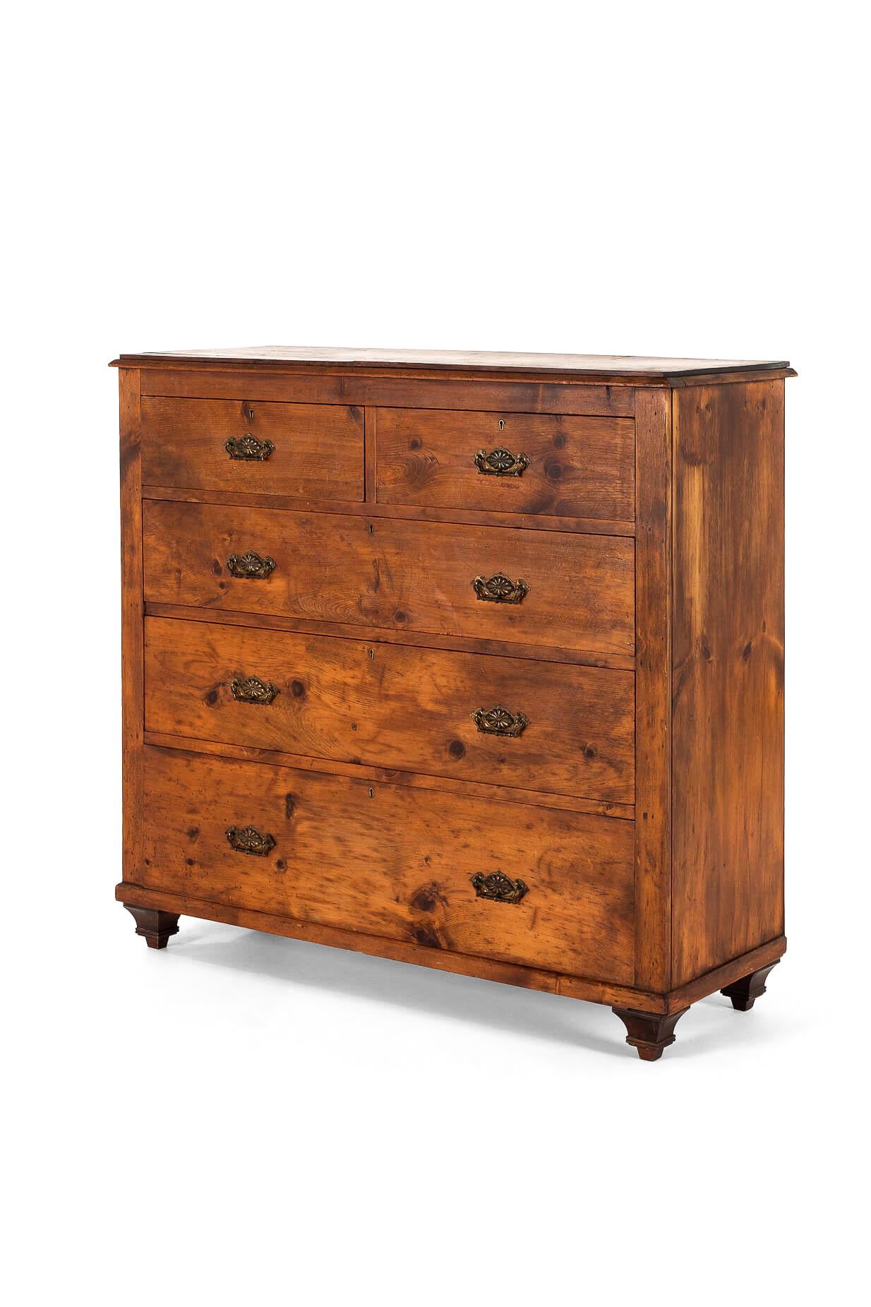 A superb large oak and pine chest of drawers, with two short over three long drawers.

Original brass hoop handles to each drawer all raised upon turned bun feet.

In untouched condition with a beautiful faded finish to the rich chestnut oak.

North