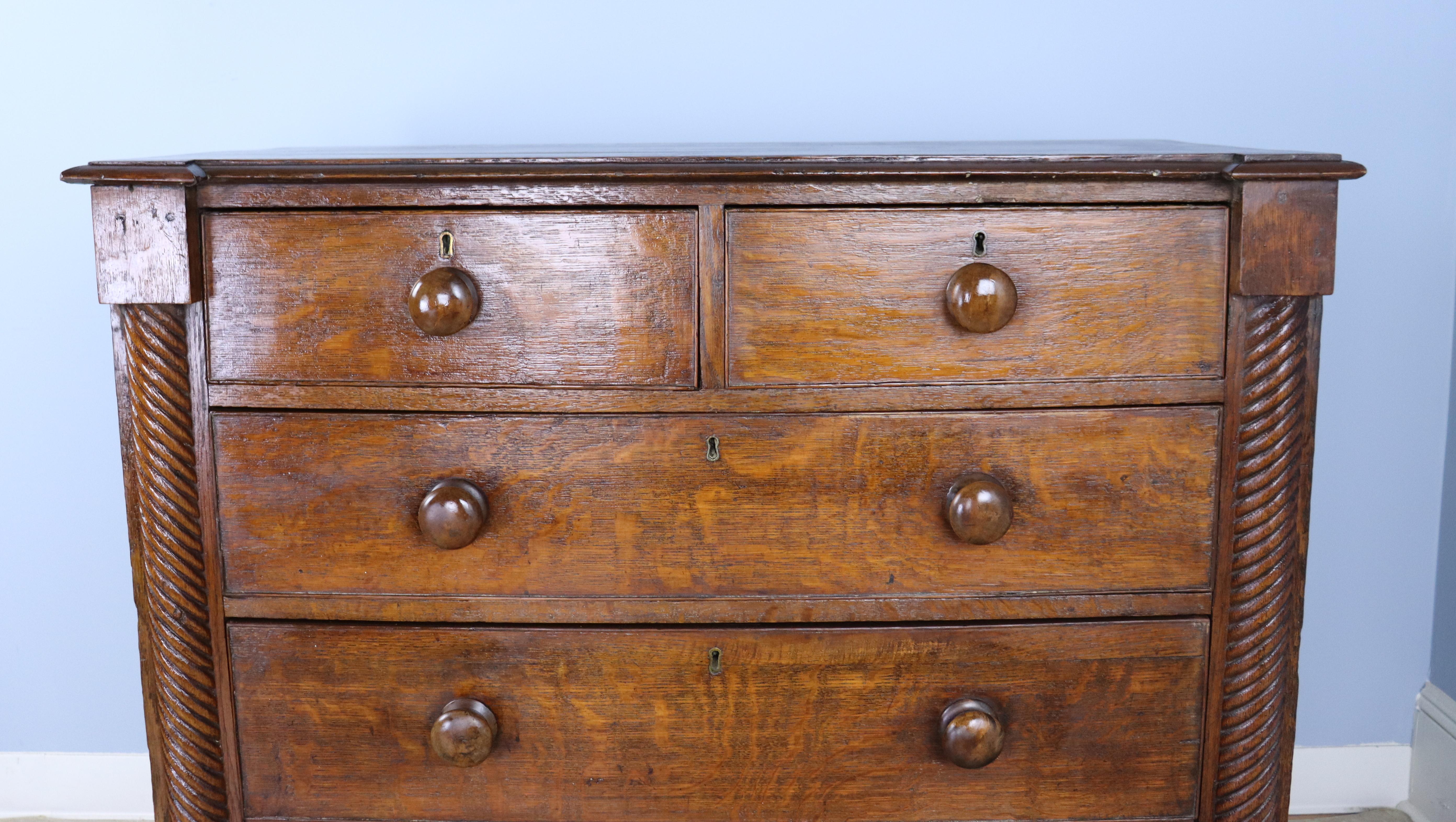 Welsh Oak Chest of Drawers with Twist Columns and Original Knobs For Sale 1