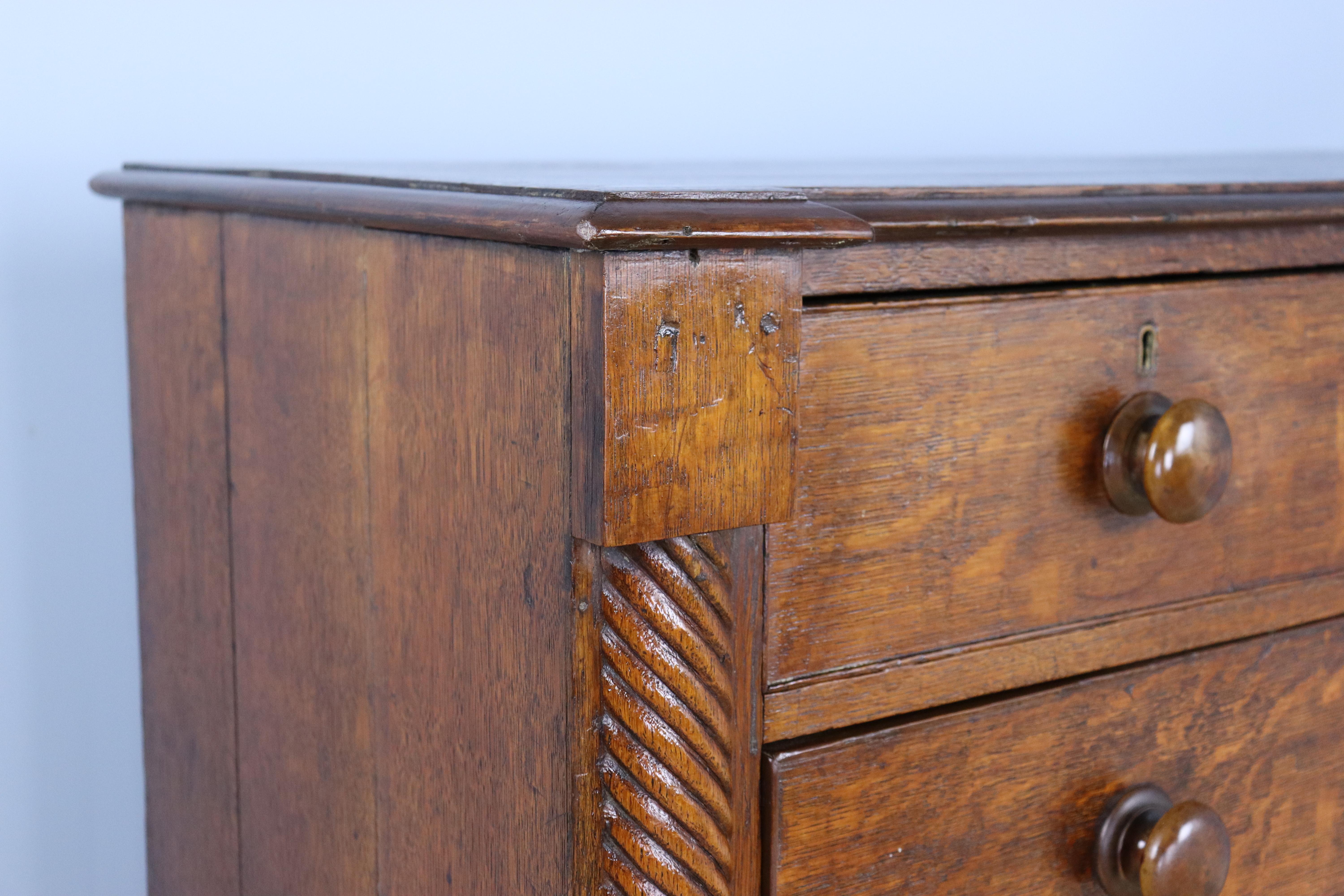 Welsh Oak Chest of Drawers with Twist Columns and Original Knobs For Sale 3