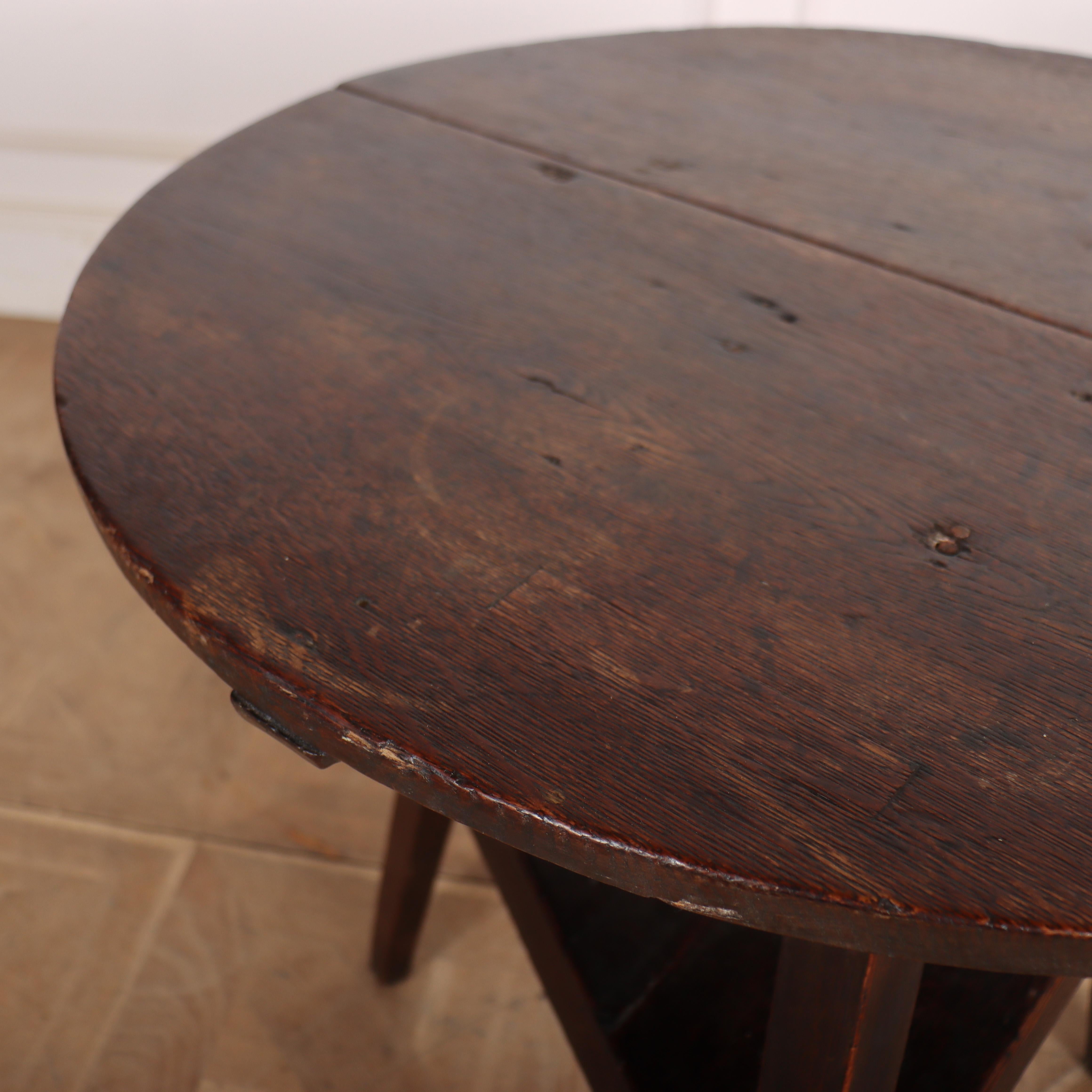 Welsh Oak Cricket Table In Good Condition In Leamington Spa, Warwickshire