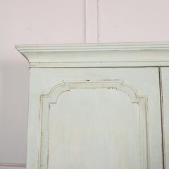 Walisisch bemalter Hängeschrank