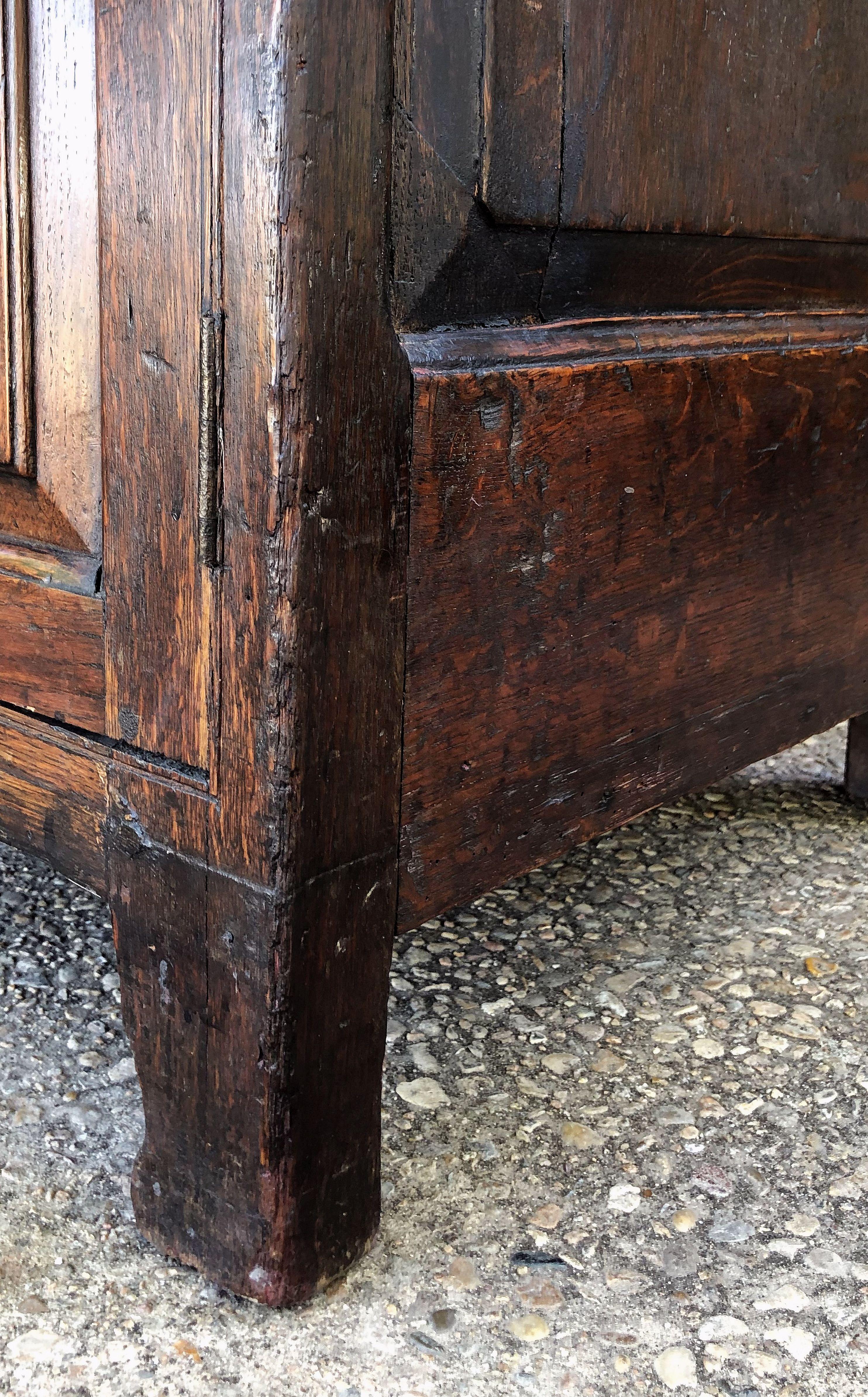 Welsh Paneled Dresser Console or Sideboard of Oak from the Georgian Era 9