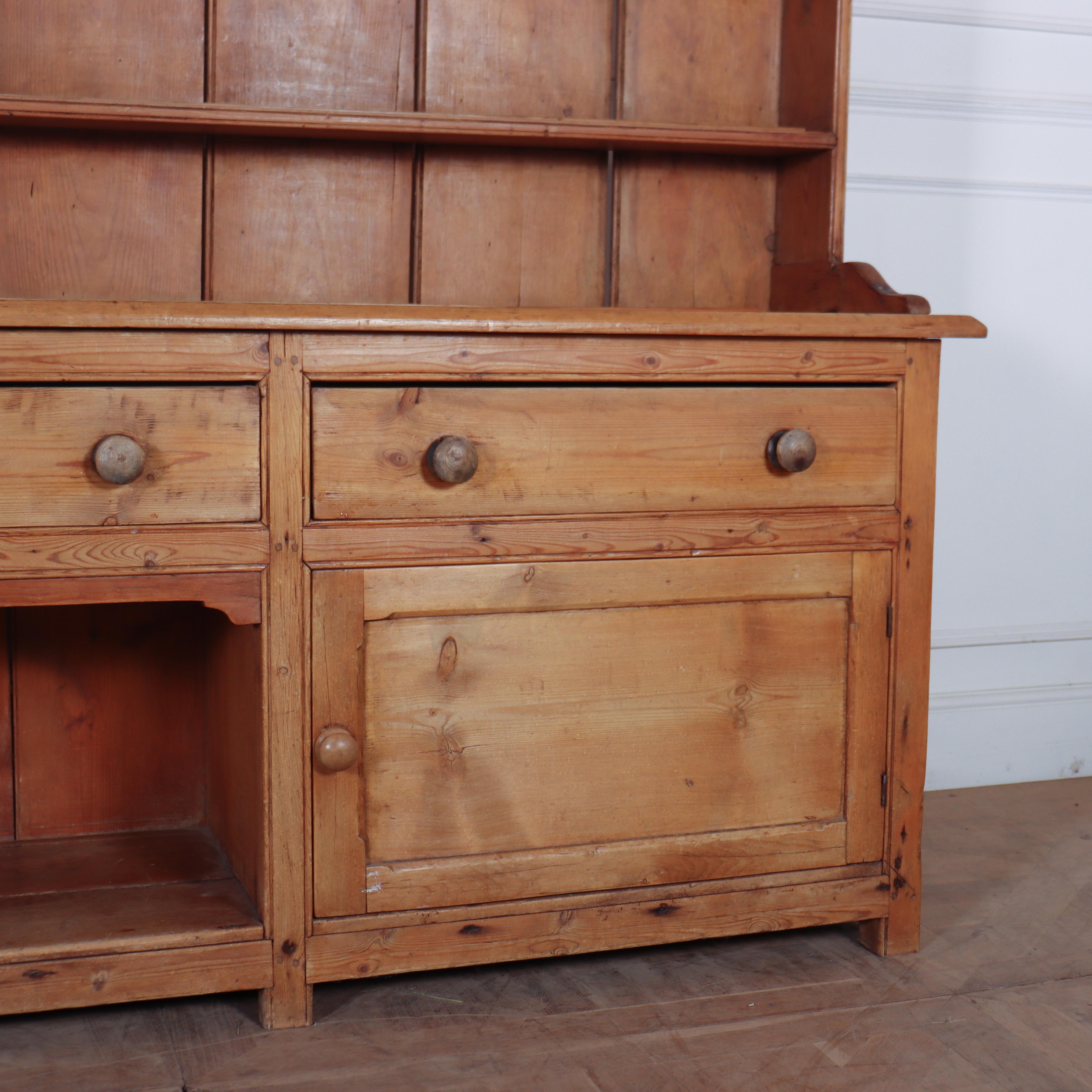 Welsh Pine Country House Dresser In Good Condition For Sale In Leamington Spa, Warwickshire