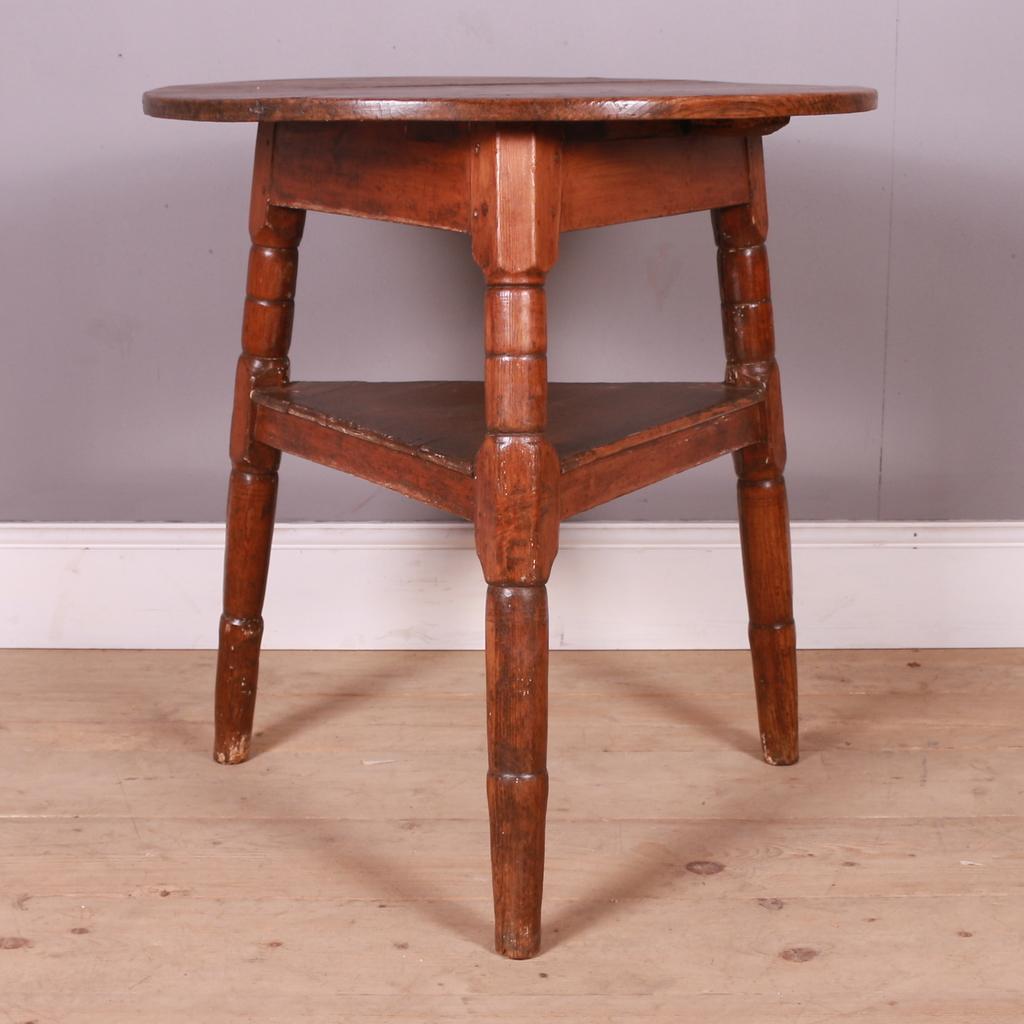 Good early 19th C Welsh pine cricket table. Good colour. 1830.

Dimensions
30 inches (76 cms) High
28 inches (71 cms) Diameter.