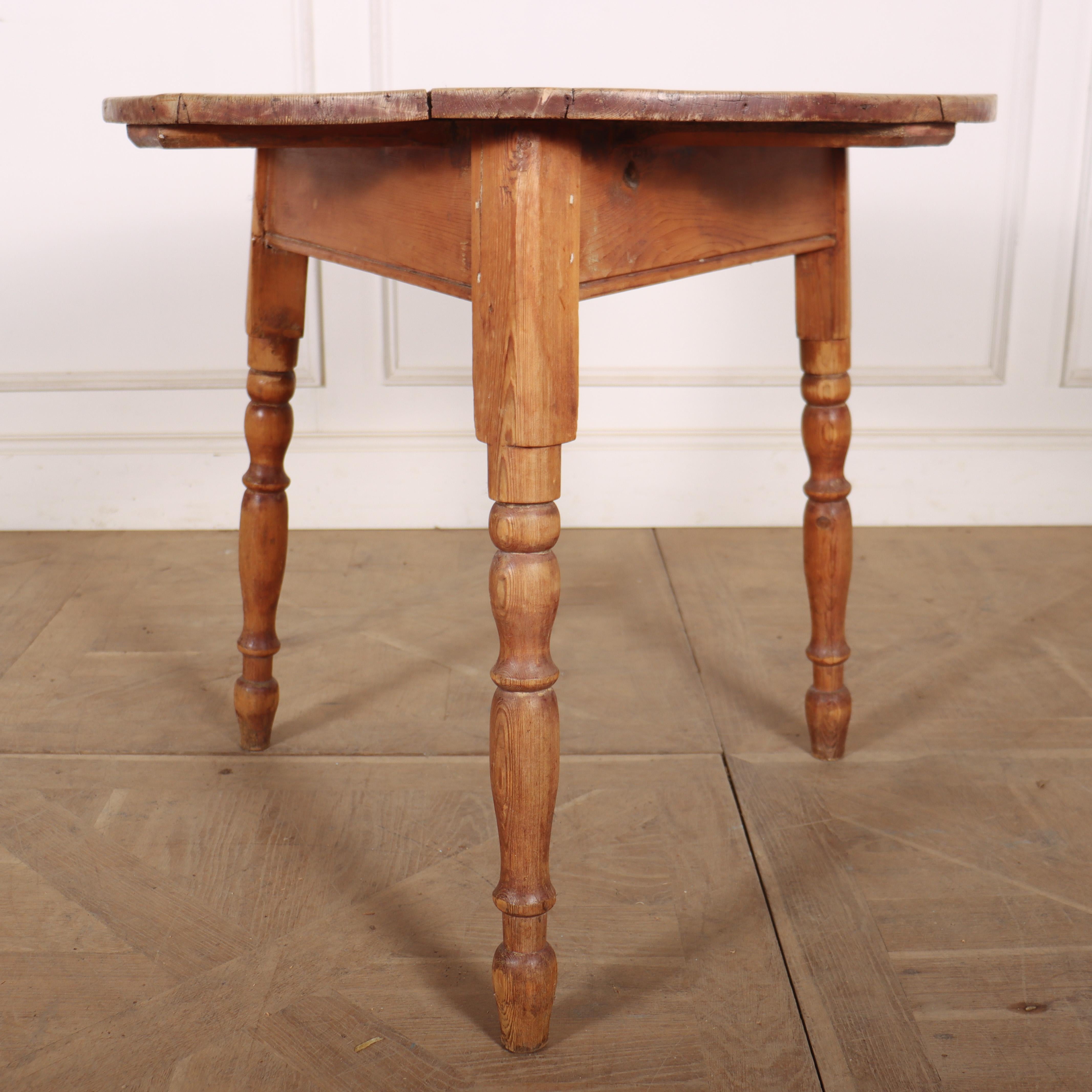 A.I.C. 19ème siècle, table de cricket en pin gallois avec un bon plateau frotté. 1830.

Référence : 8478

Dimensions
29 pouces (74 cm) de haut
Diamètre de 77 cm (30.5 inches)