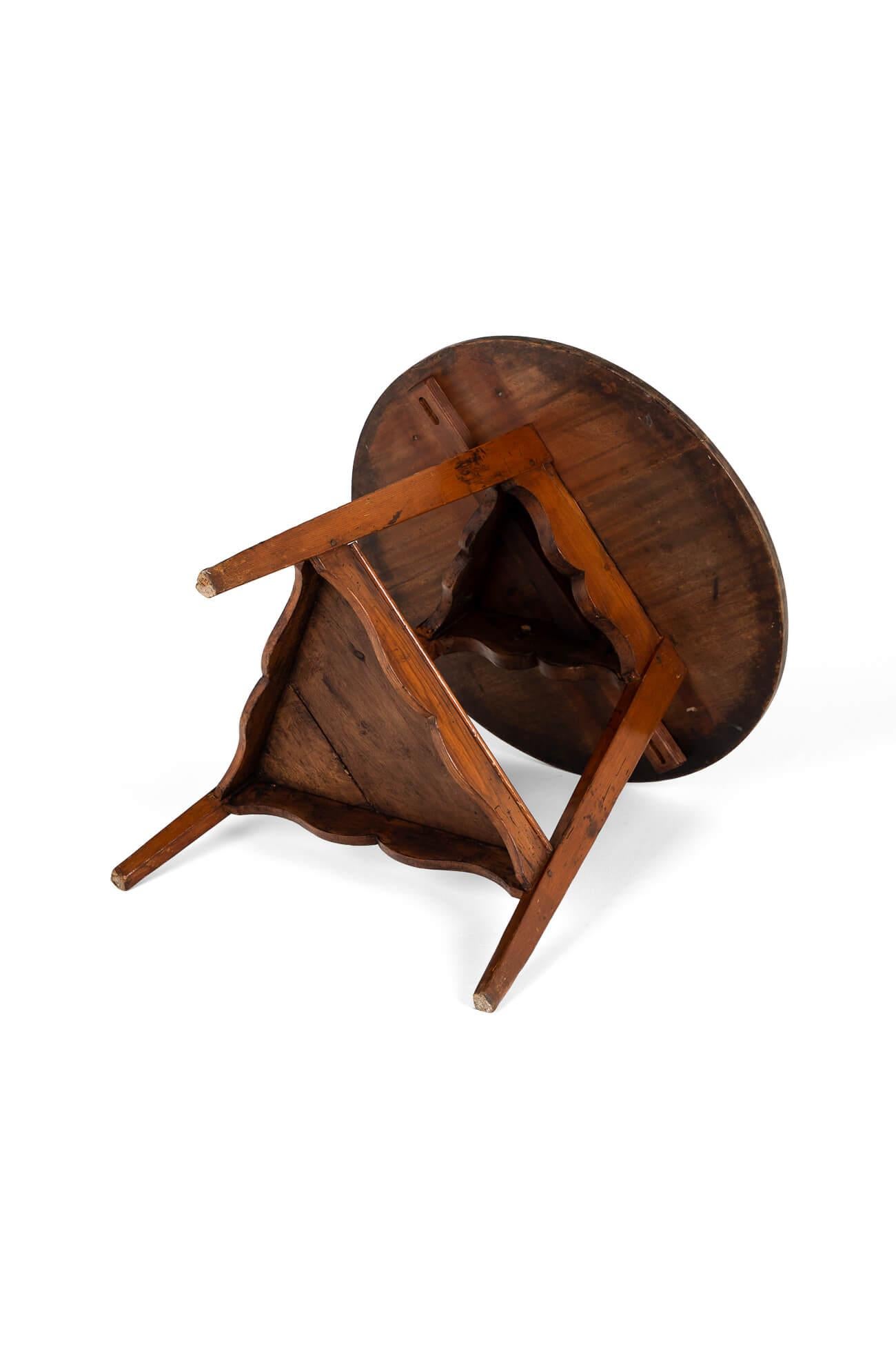 Welsh Pine Cricket Table In Good Condition In Faversham, GB