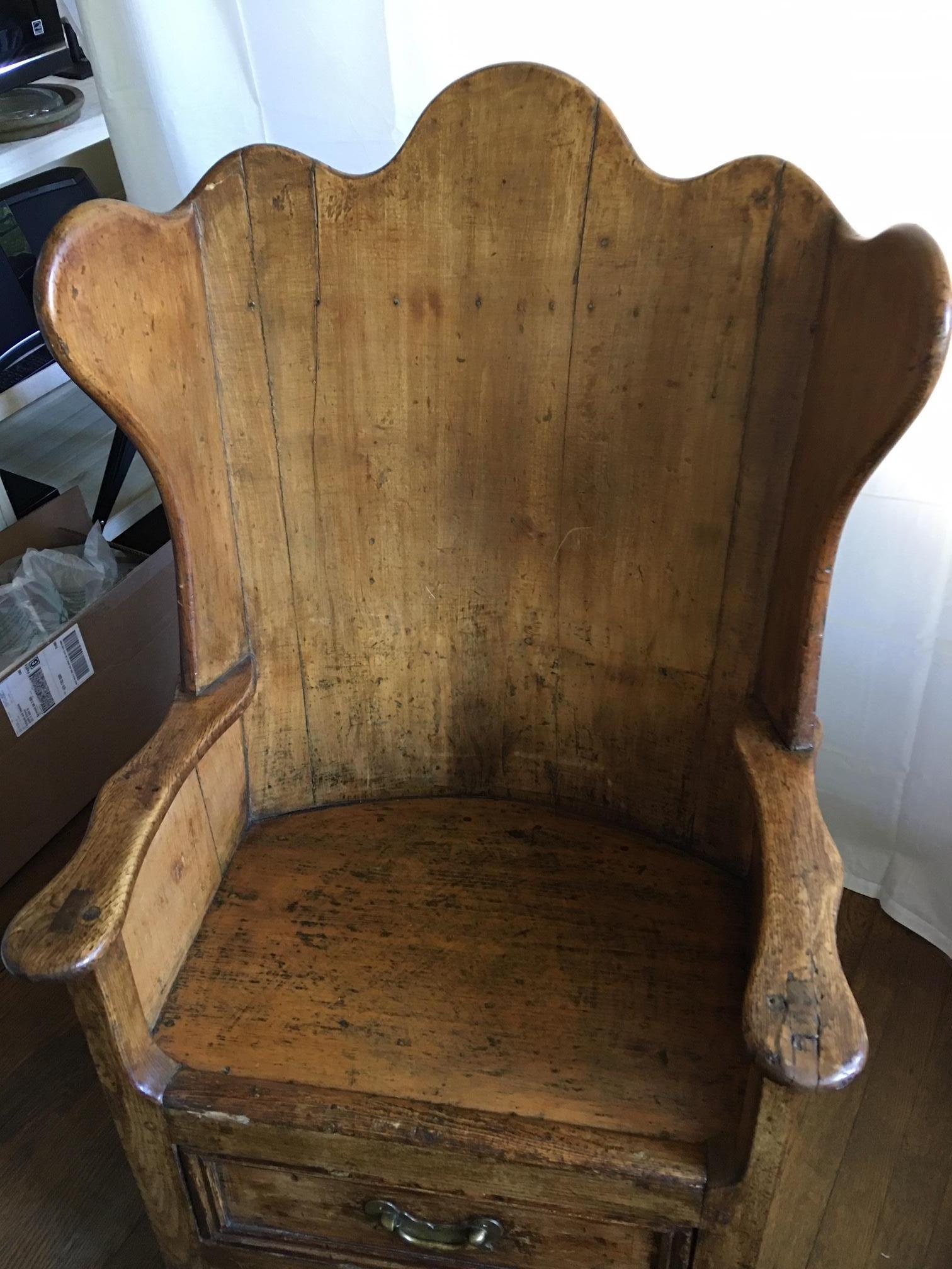 Welsh Pine Shepherd or Lambing Rocker Glider Chair with a Drawer, 19th Century In Good Condition In Savannah, GA