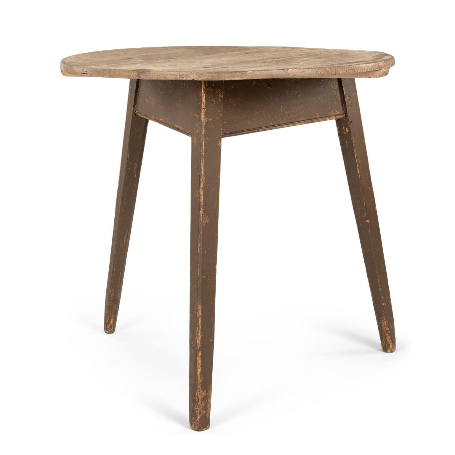 19th Century Welsh Scrubbed-Top Cricket Table For Sale