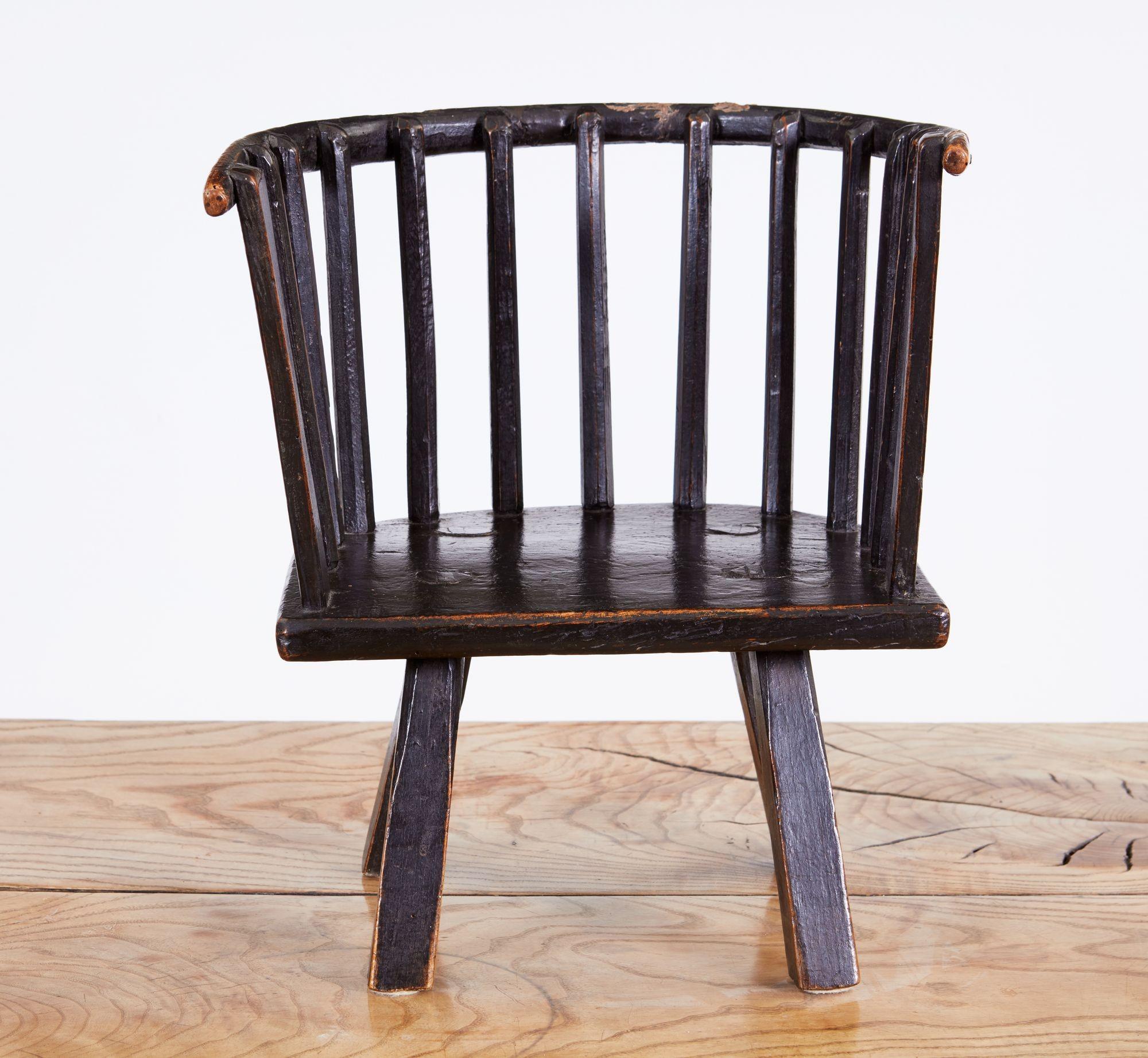 Wunderbare frühe 19. Jahrhundert ursprünglichen walisischen Kind Windsor Stuhl mit Bugholz zurück durch spokeshaved Spindeln über 