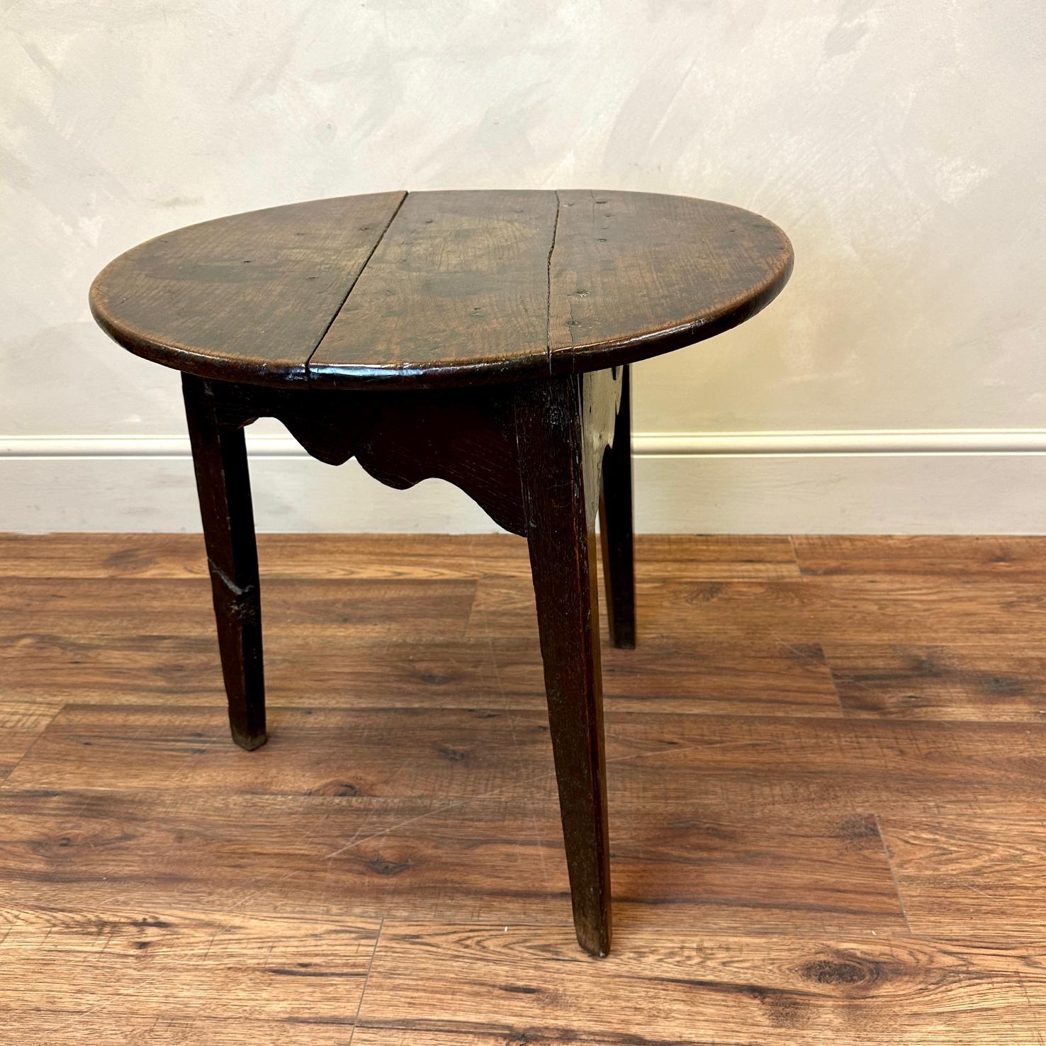 Welsh Yew and Oak Cricket Table c1800 2