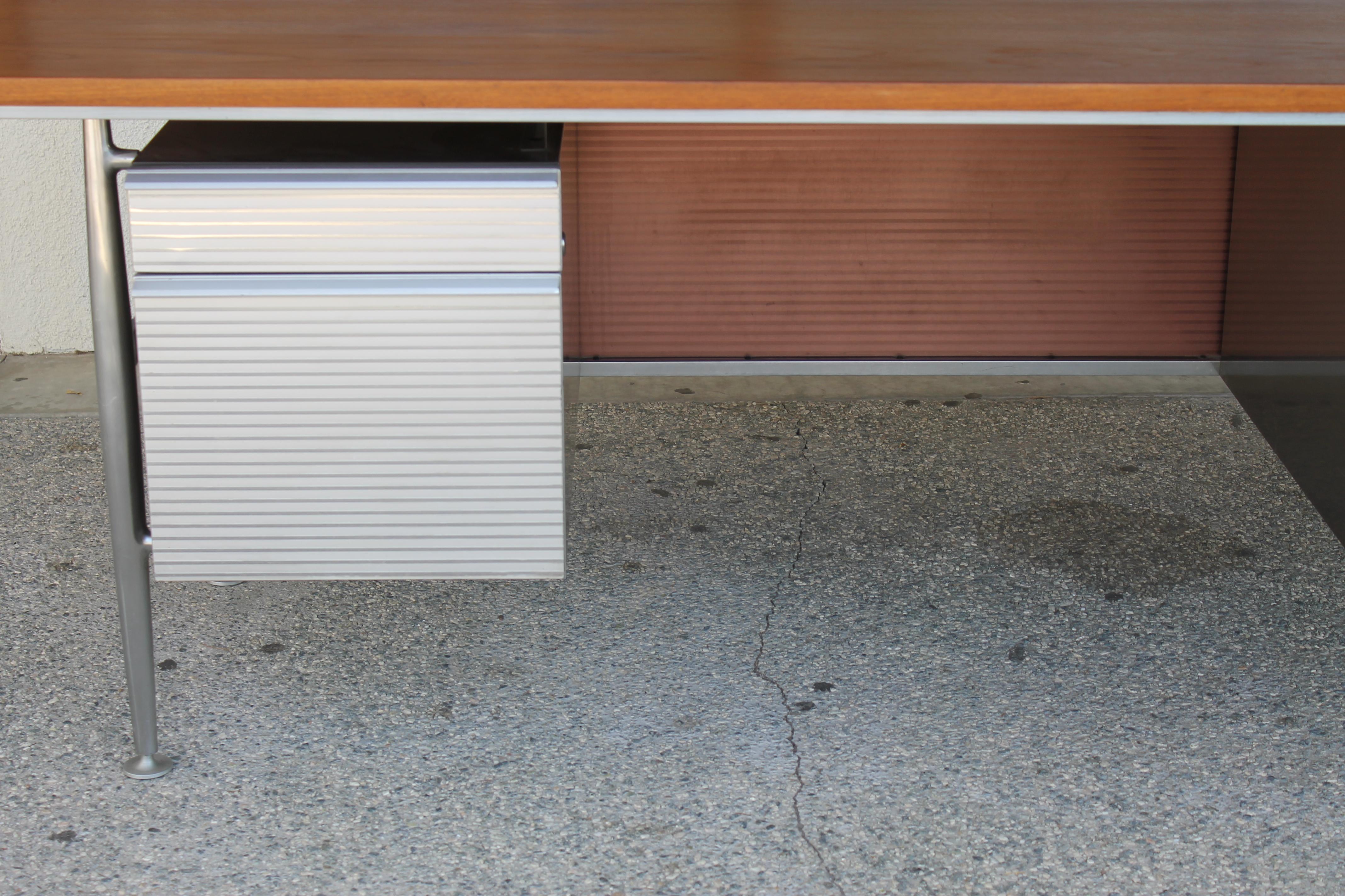 Welton Becket Aluminum and Wood Desk for Kaiser Aluminum 4